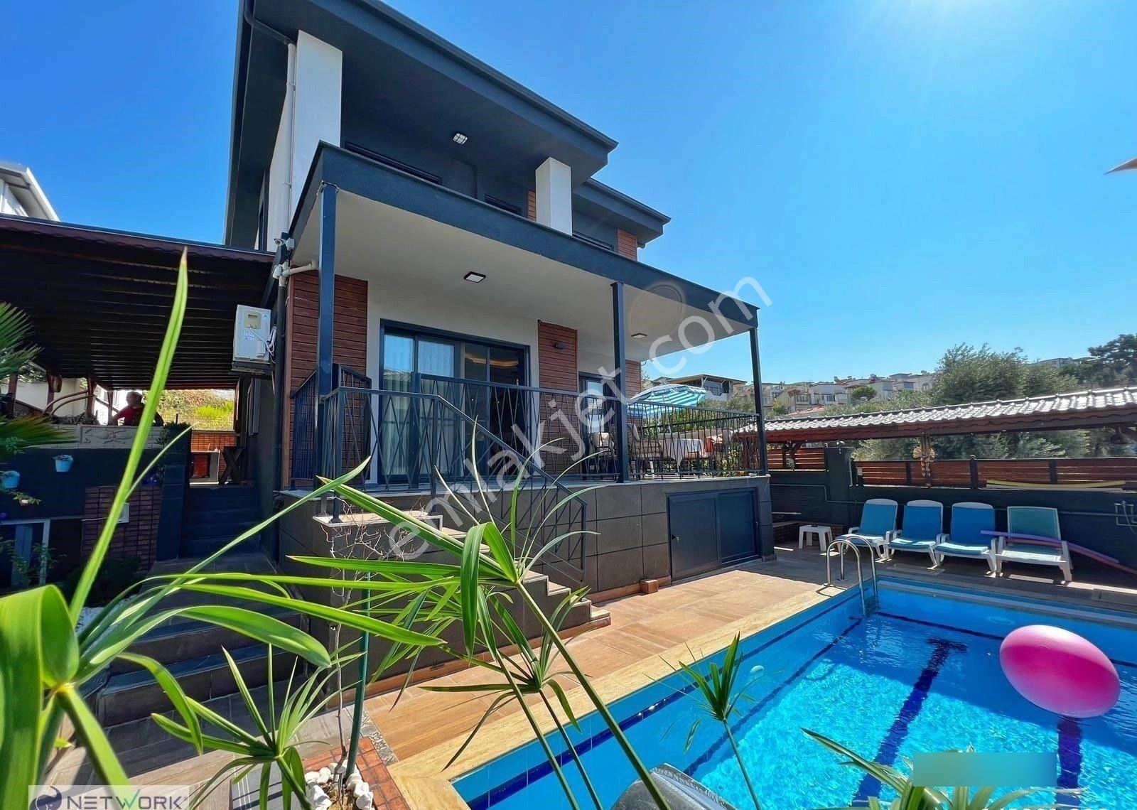 Kuşadası Kadınlar Denizi Satılık Özel Havuzlu Müstakil 3+1 Villa