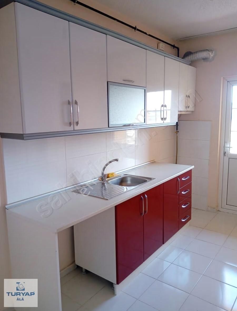 Kayaşehir 23.bölge De Kiralık 2+1 Ara Kat Daire