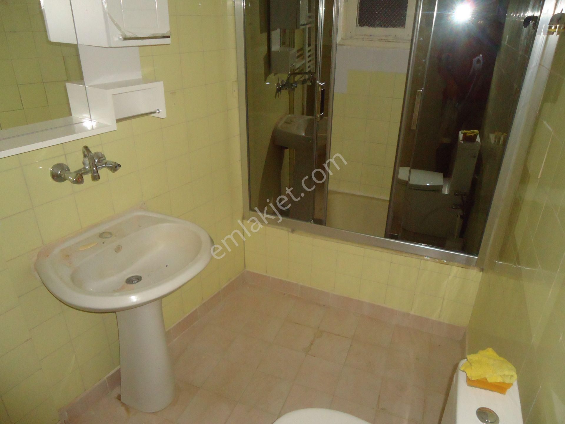 Star Emlakta G.yalı Adnan Saygun San.mer.yakınında Merkezi Yerde 2+1 80m2 K/1 Cok Acıl - Görsel 3