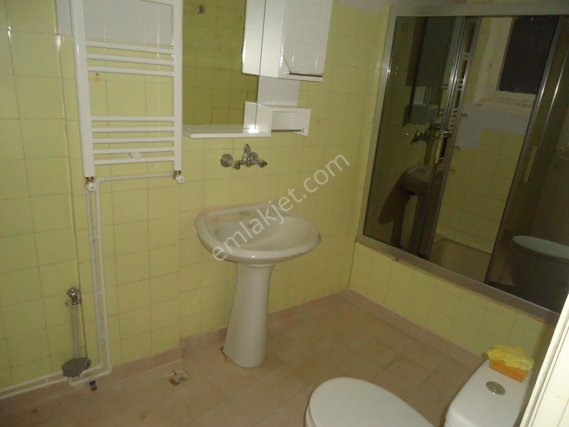 Star Emlakta G.yalı Adnan Saygun San.mer.yakınında Merkezi Yerde 2+1 80m2 K/1 Cok Acıl - Görsel 10