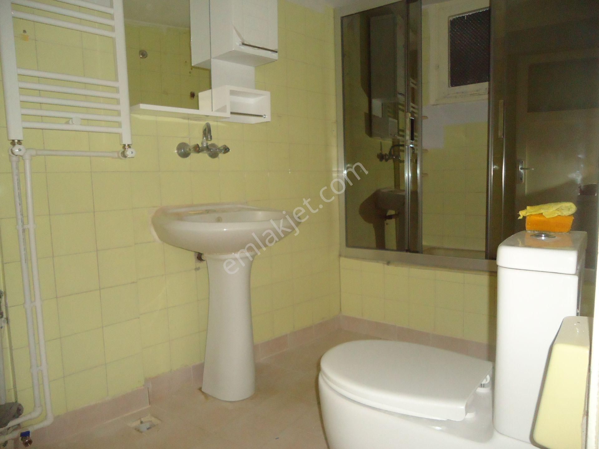 Star Emlakta G.yalı Adnan Saygun San.mer.yakınında Merkezi Yerde 2+1 80m2 K/1 Cok Acıl - Görsel 4