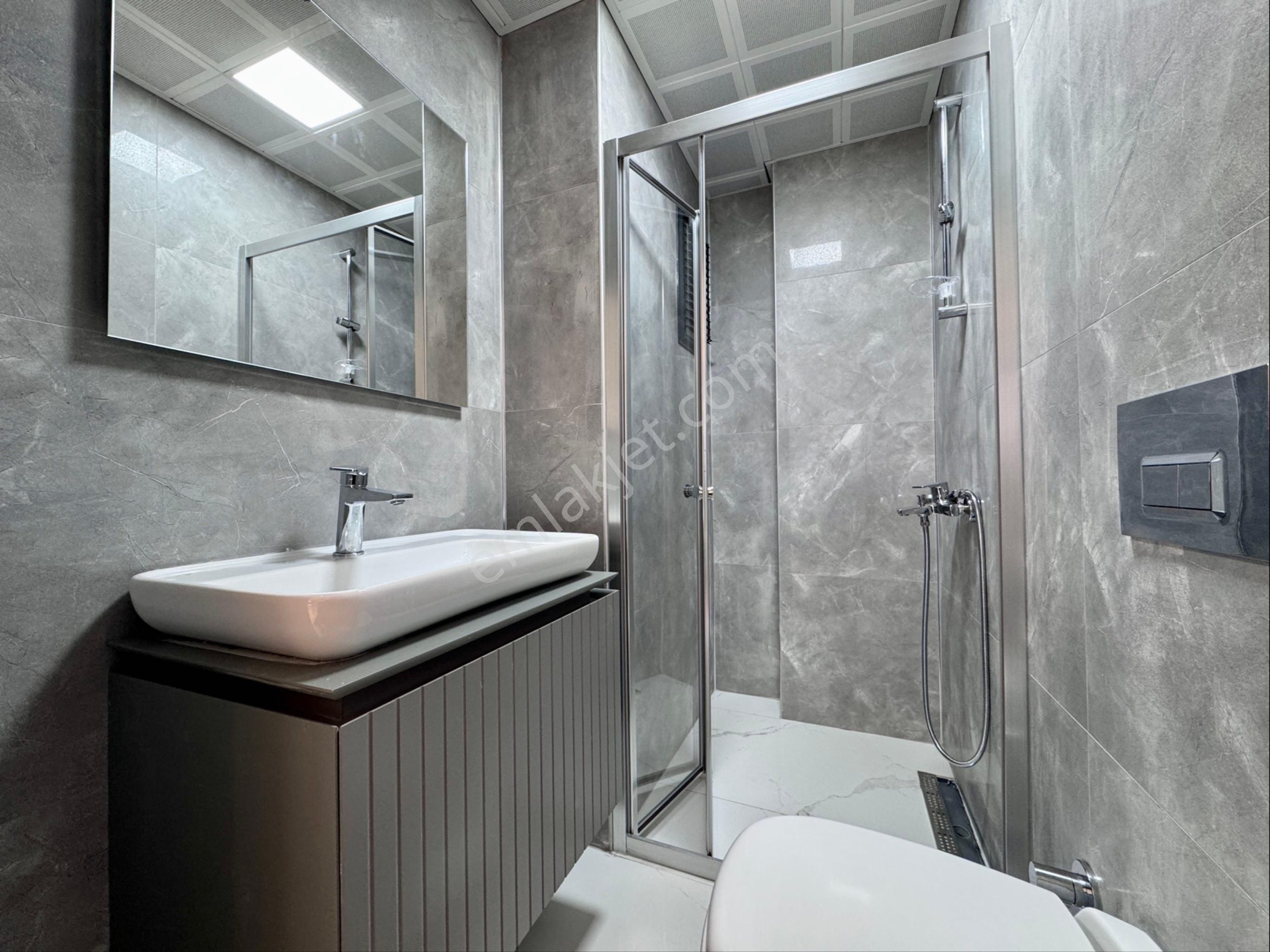 Kuşadası Mat Suit’te Güvenlikli Havuzlu Bahçe Katı 2+1 - Görsel 15