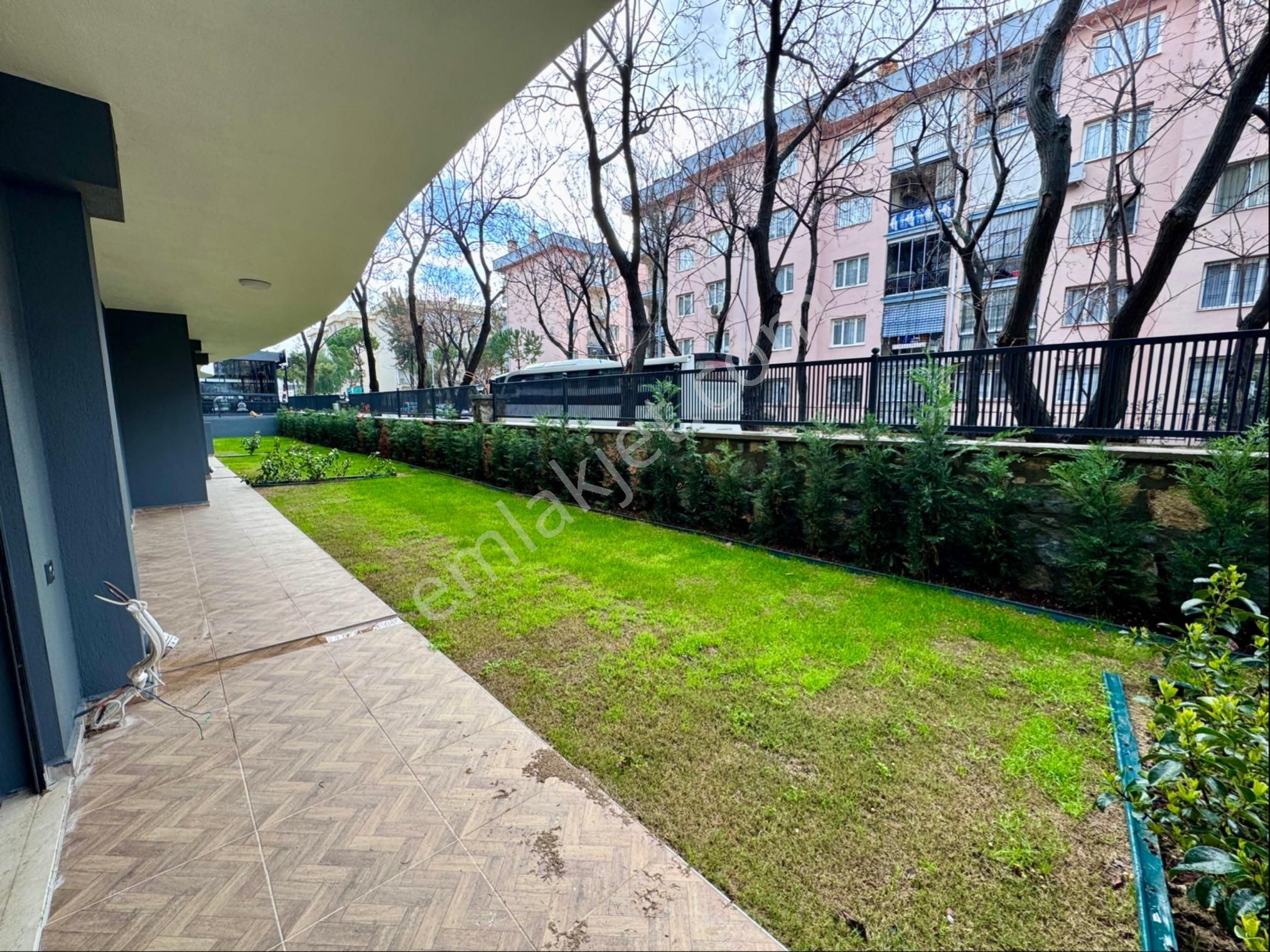 Kuşadası Mat Suit’te Güvenlikli Havuzlu Bahçe Katı 2+1 - Görsel 22