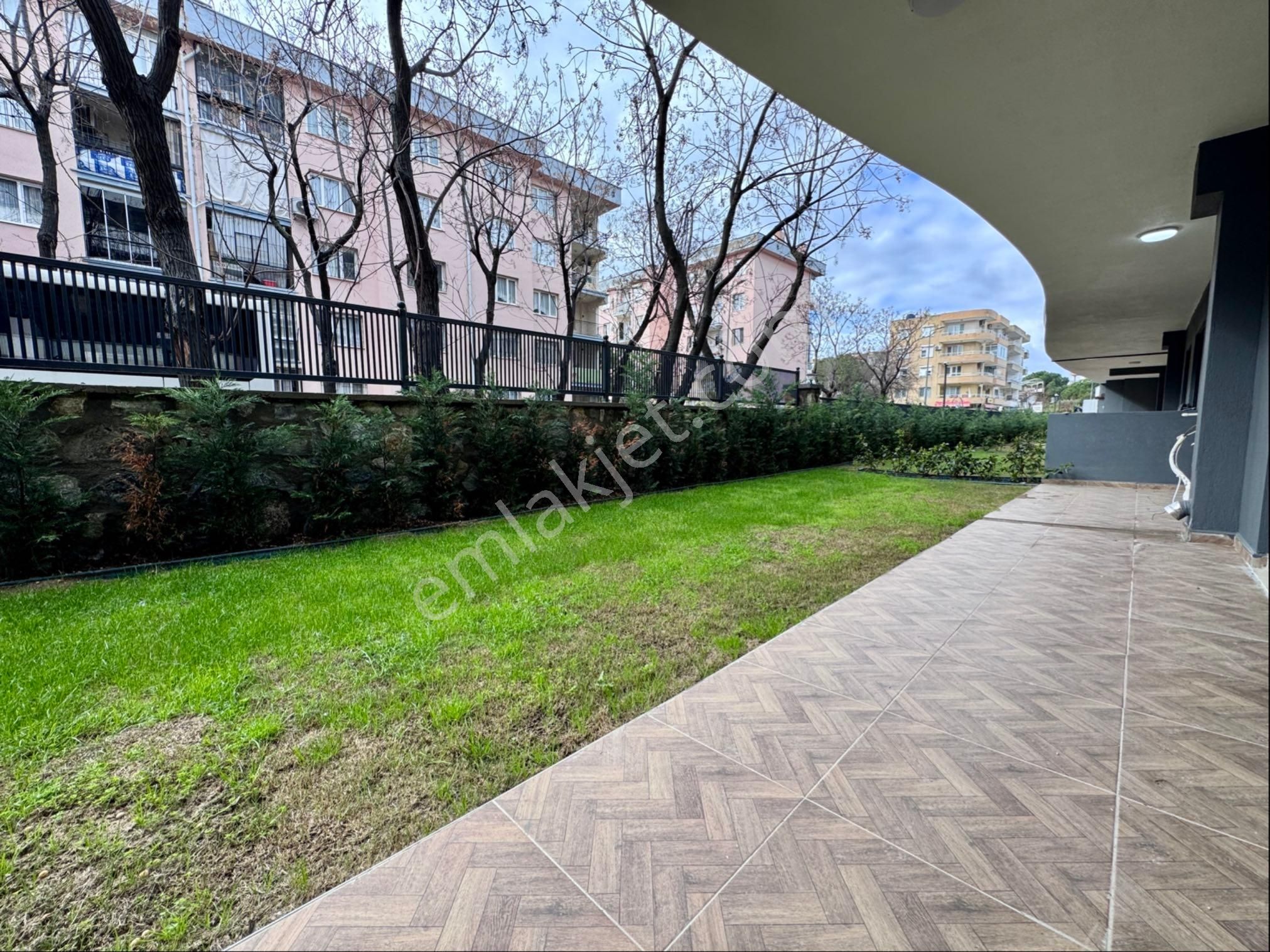 Kuşadası Mat Suit’te Güvenlikli Havuzlu Bahçe Katı 2+1 - Görsel 21