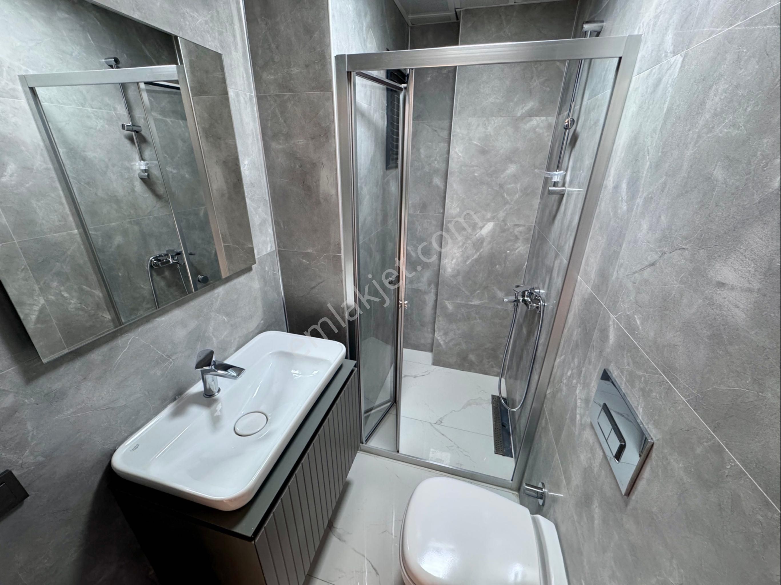 Kuşadası Mat Suit’te Güvenlikli Havuzlu Bahçe Katı 2+1 - Görsel 16