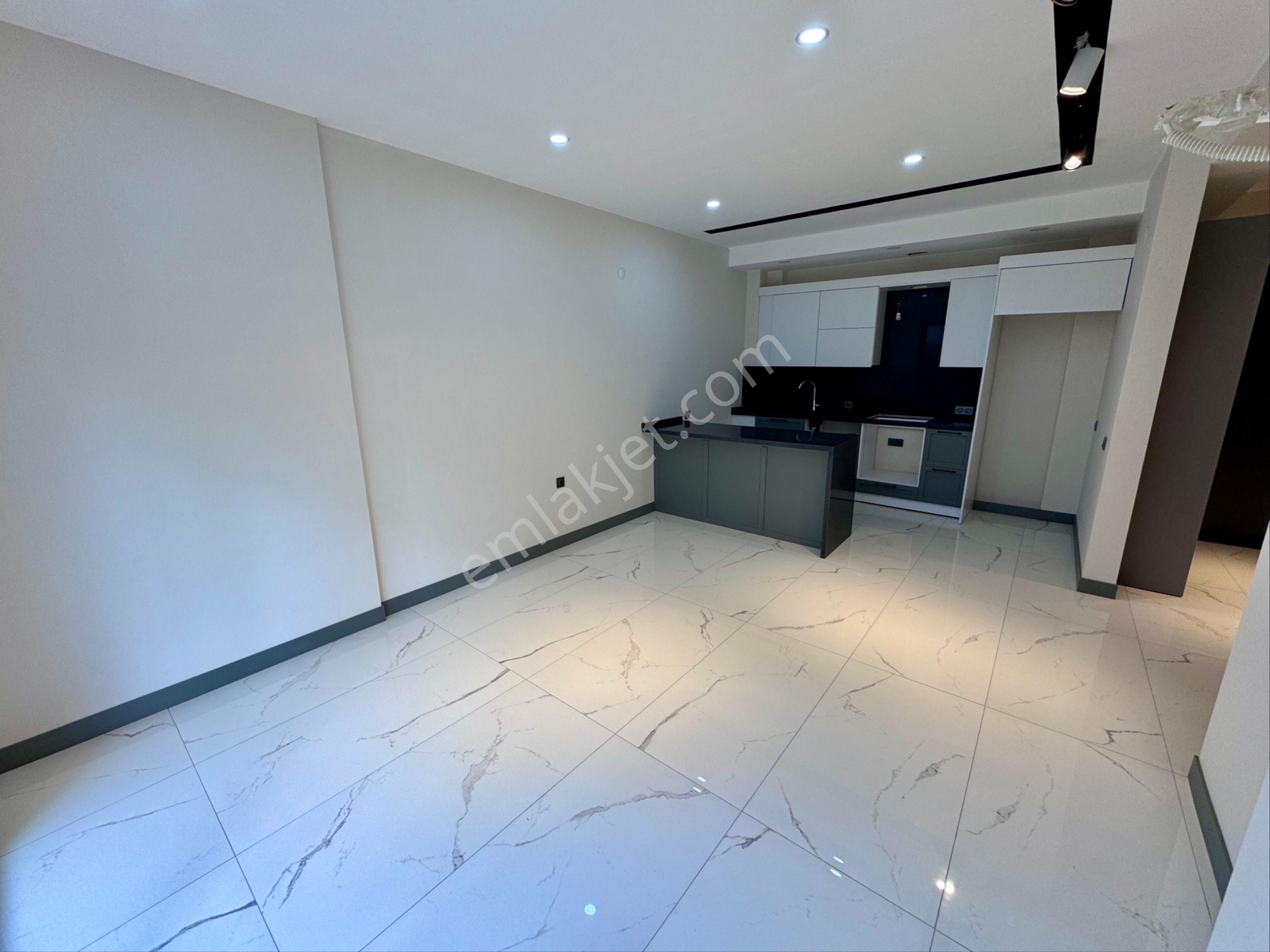 Kuşadası Mat Suit’te Güvenlikli Havuzlu Bahçe Katı 2+1 - Görsel 9