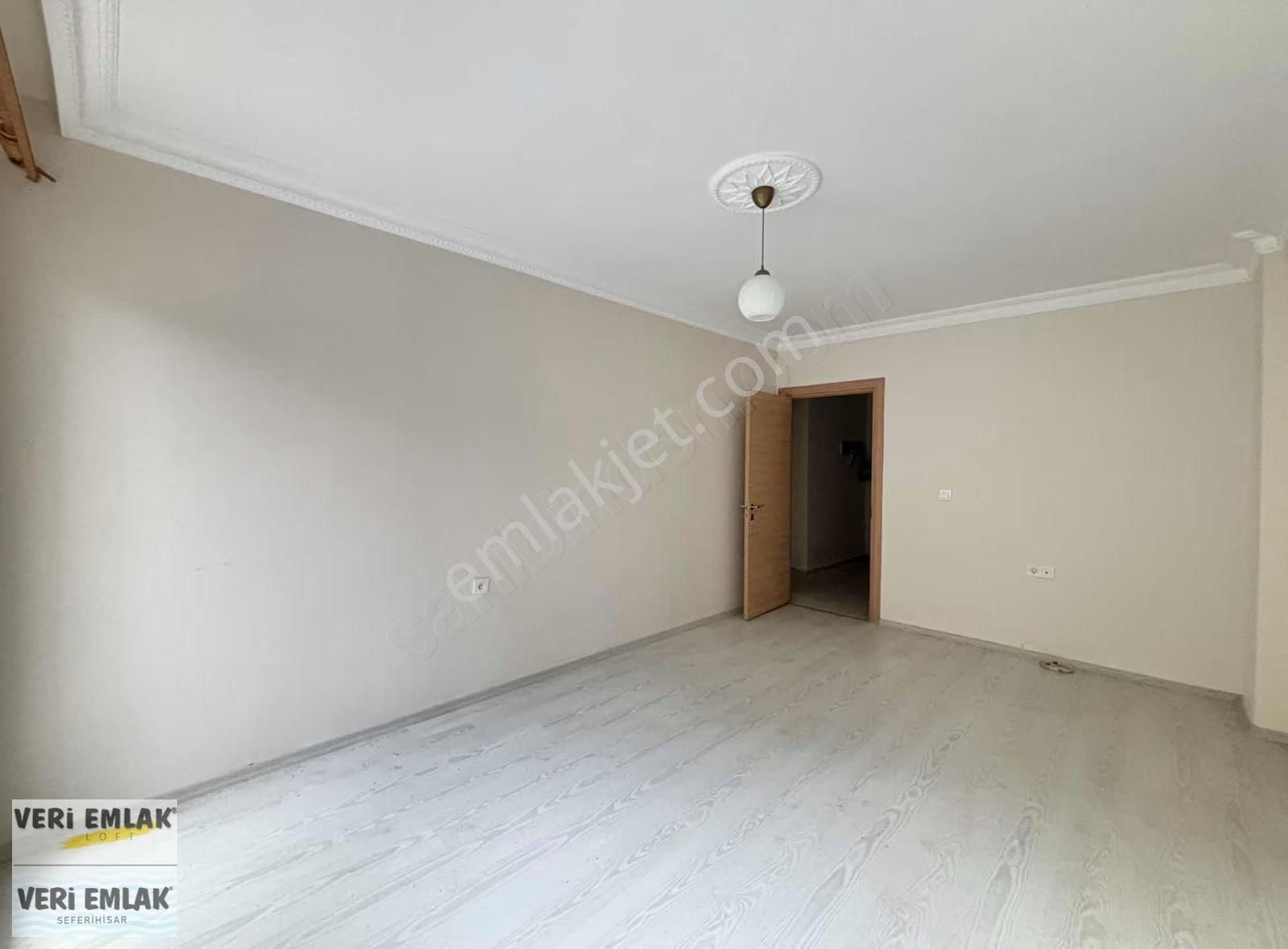 Seferihisar Hıdırlık'ta K.mutfak Doğalgazlı Kiralık 3+1 Daire - Görsel 11