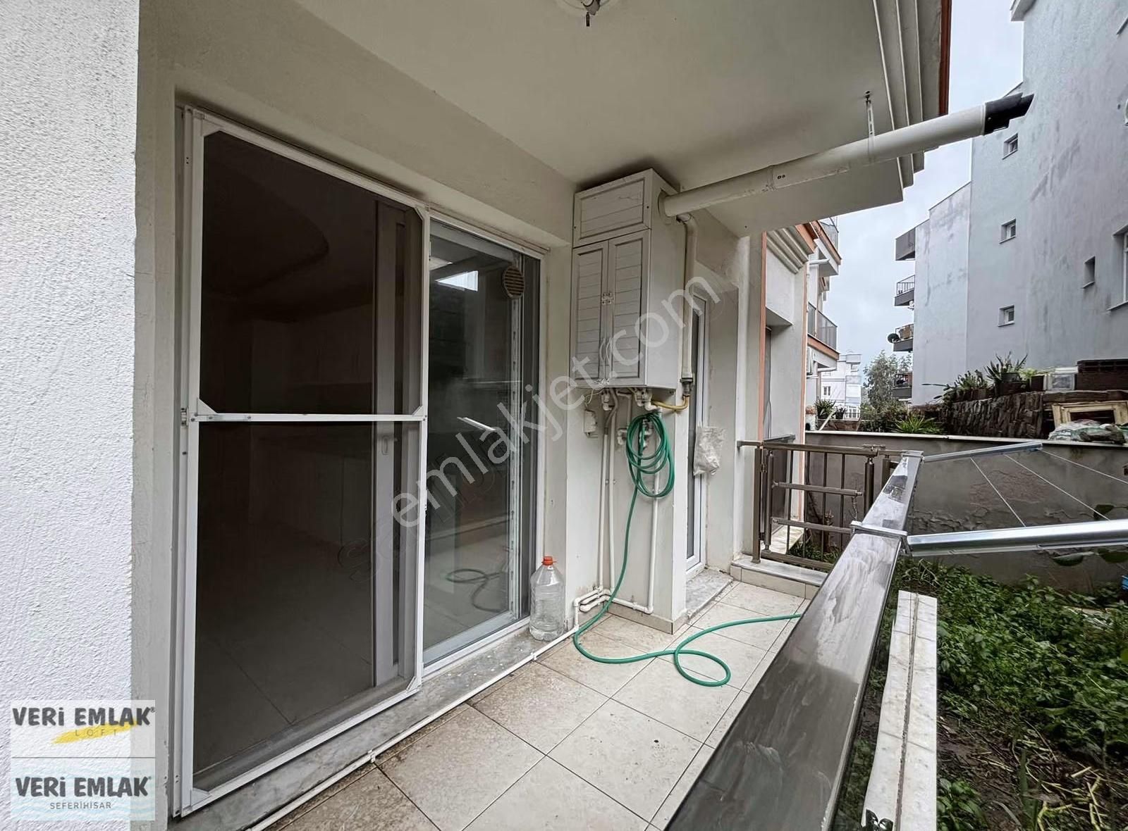 Seferihisar Hıdırlık'ta K.mutfak Doğalgazlı Kiralık 3+1 Daire - Görsel 2