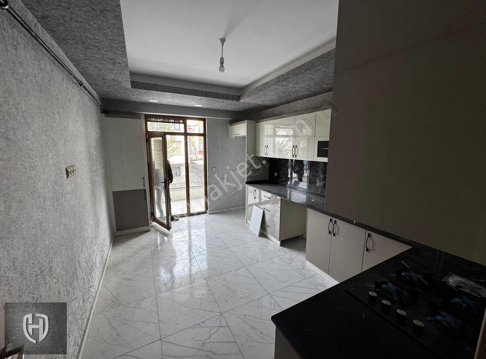 Meram Alavardı Mahallesinde Sıfır 4,5+1 Daire - Görsel 18