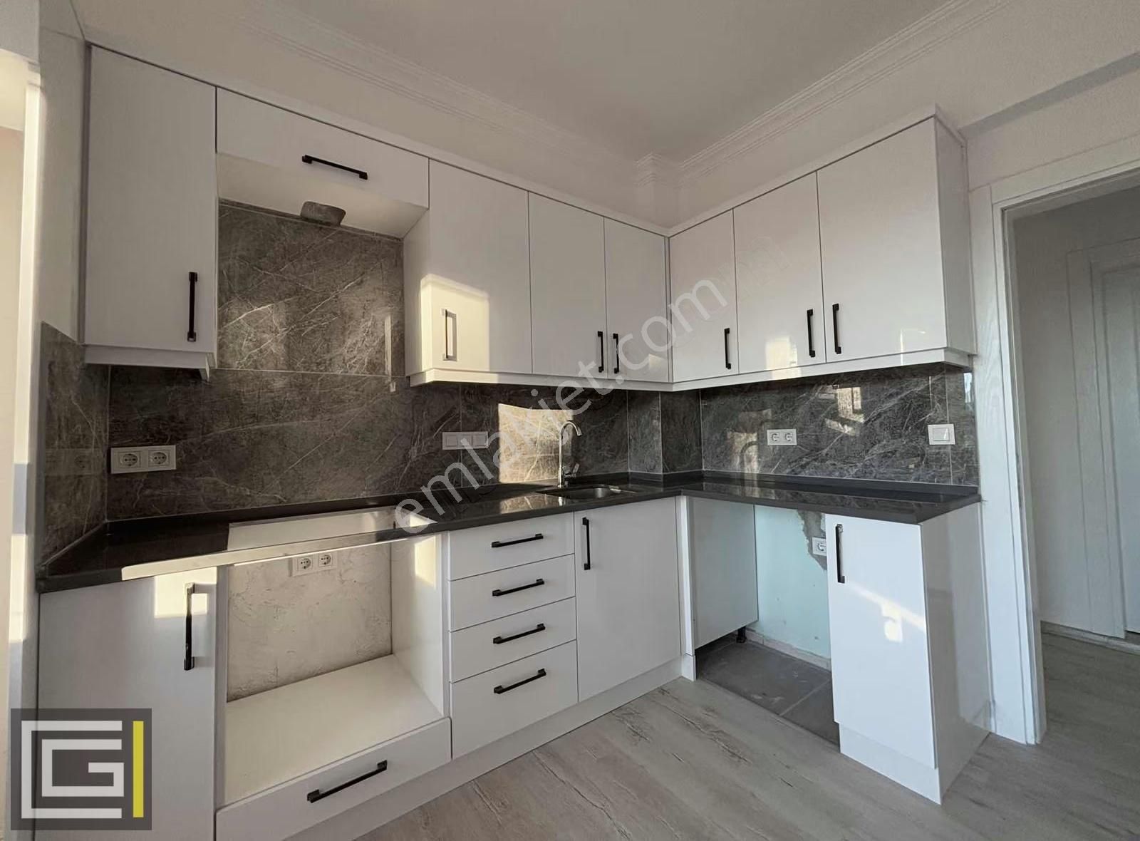 Ayrı Mutfaklı Sanayi Sitesi Ve Avm Yakını Arakat 3+1 Kiralık