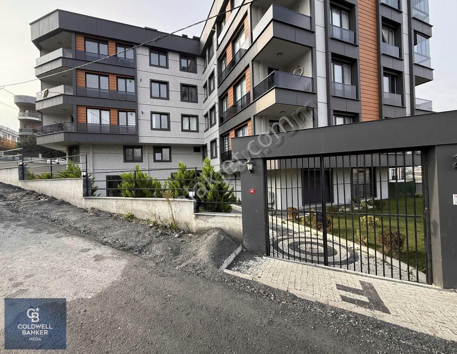 Beylikdüzü Kavaklıda Villa Tadında Satılık Bahçe Dubleksi