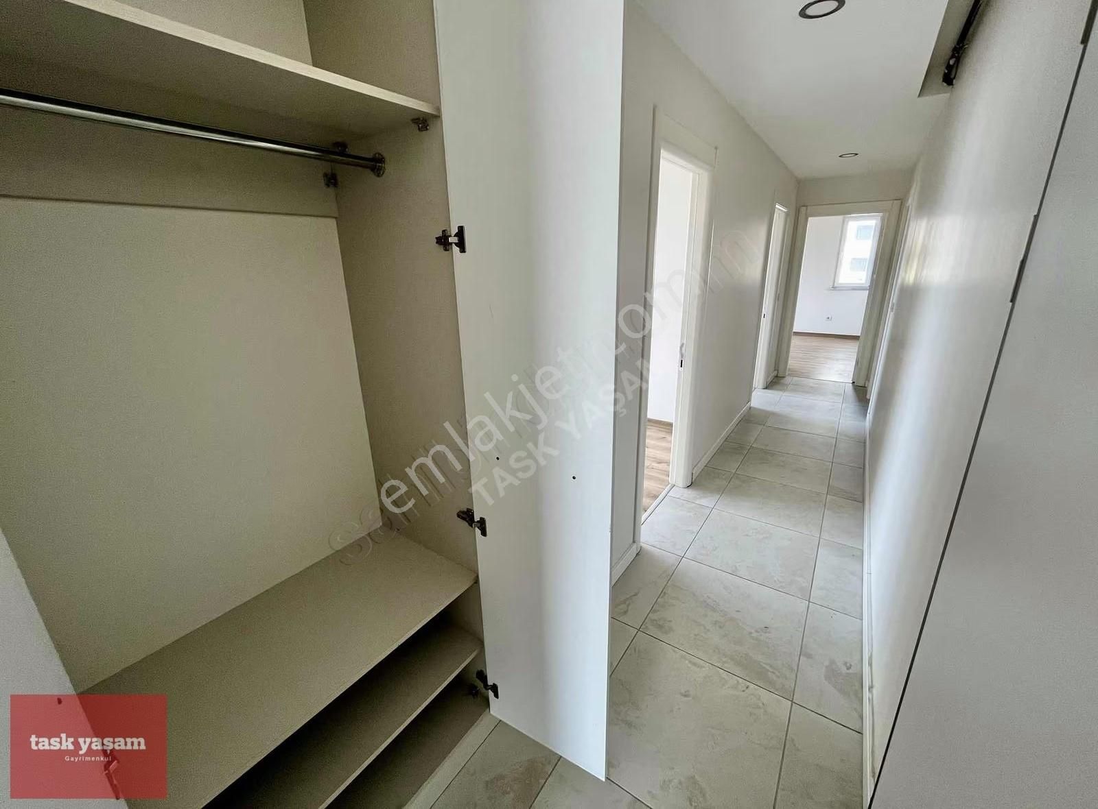 İçerenköyün Nezih Lokasyonunda Ferah 3+1 Otoparklı Daire - Görsel 21