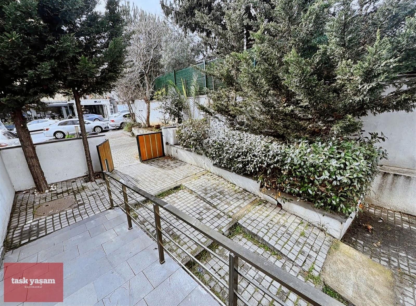 İçerenköyün Nezih Lokasyonunda Ferah 3+1 Otoparklı Daire - Görsel 20