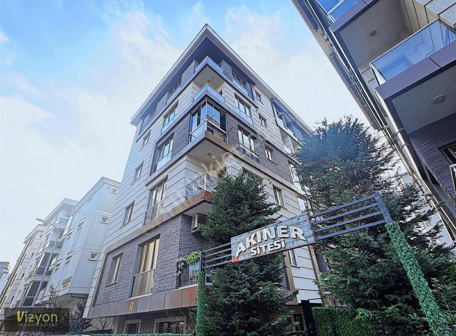 Çekmeköy Taşdelende Satılık Site İçerisi Arakat 2+1 Daire