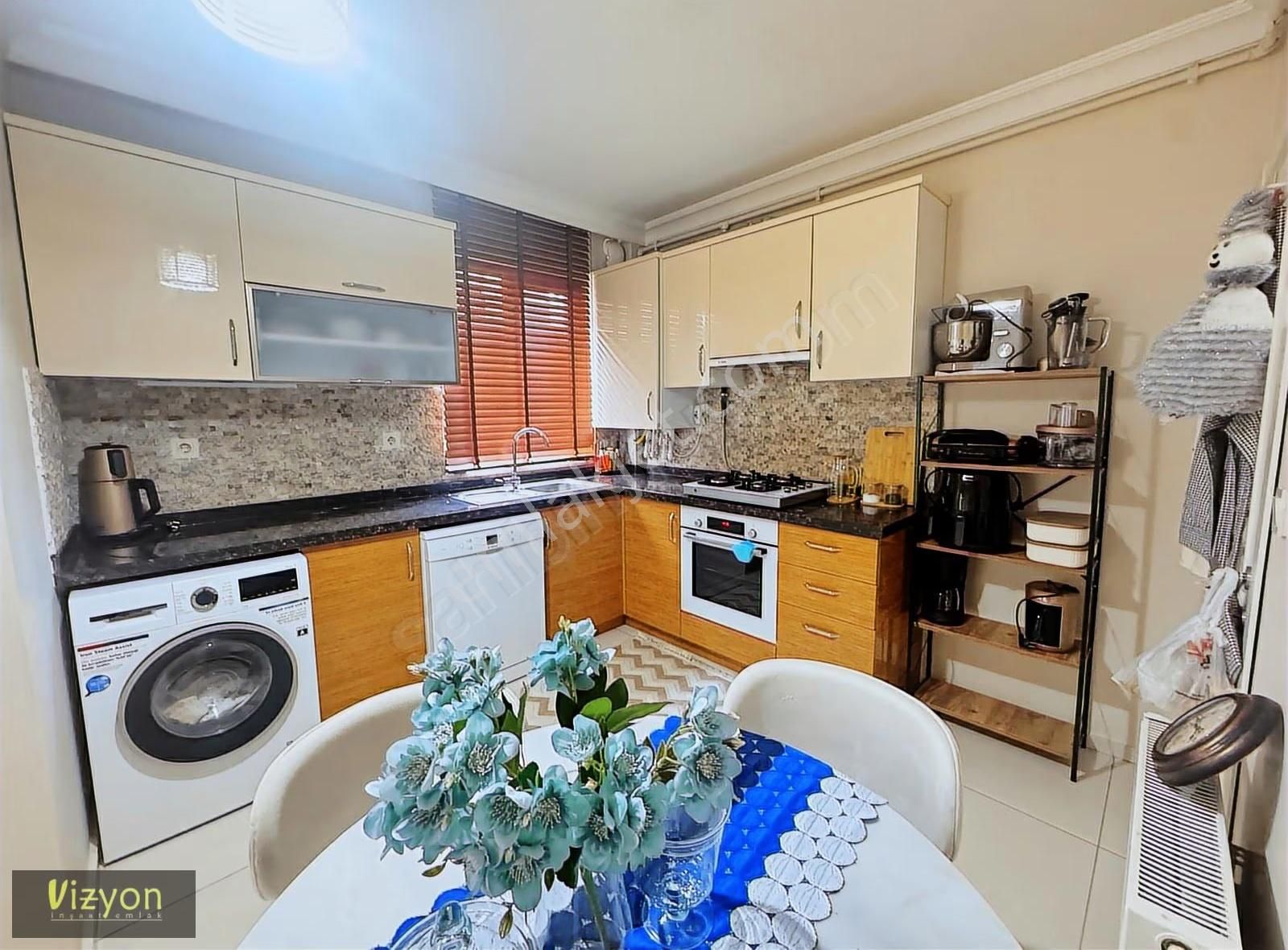 Çekmeköy Taşdelende Satılık Site İçerisi Arakat 2+1 Daire - Görsel 2