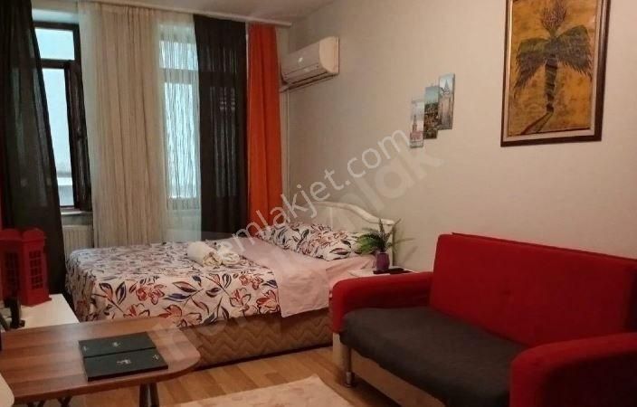 Beyoğlu İstiklal Cd Galatasaray Da Stüdyo Eşyalı Kiralık Daire