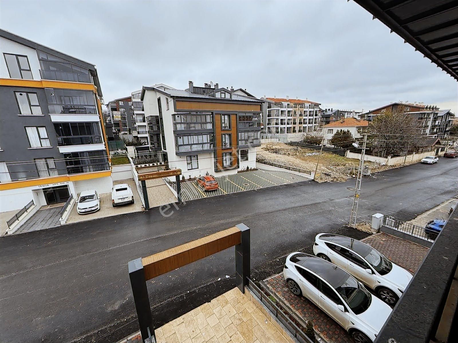 İncek Taşpınar Full Lüks Eşyalı 1+1 Daire Jandarma Yakını - Görsel 15