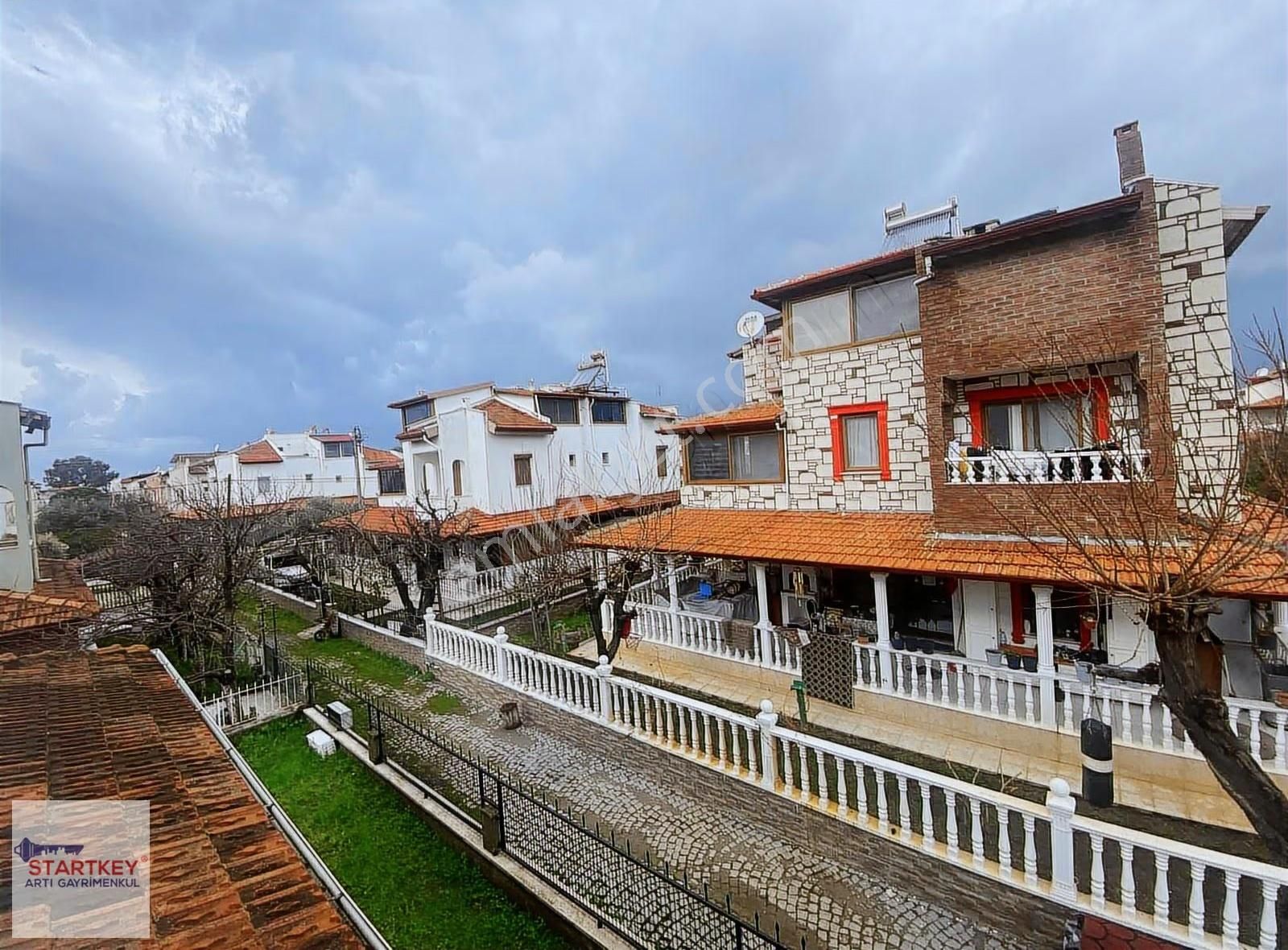 İzmir Dikili Mutlu Tatil Sitesinde 4+1 Satılık Villa - Görsel 12