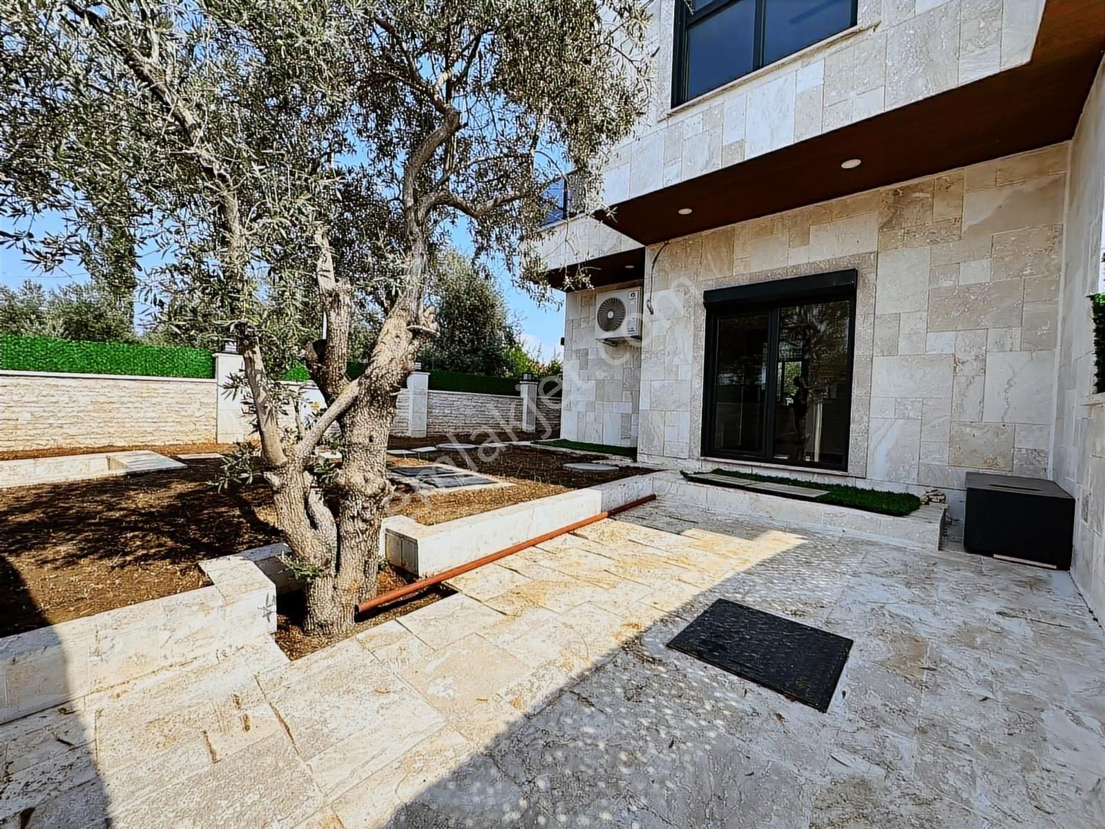 Antalya'da 450 M2 7+1 Havuz 4 Katlı Asansör Ultra Lüks İskanlı - Görsel 9