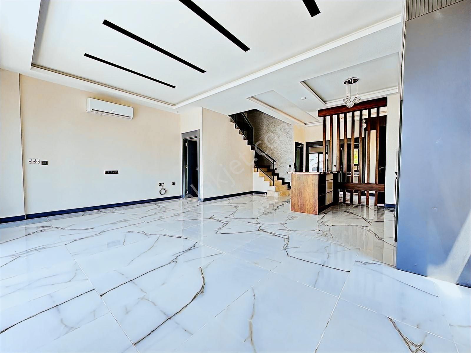 Antalya'da 450 M2 7+1 Havuz 4 Katlı Asansör Ultra Lüks İskanlı - Görsel 14