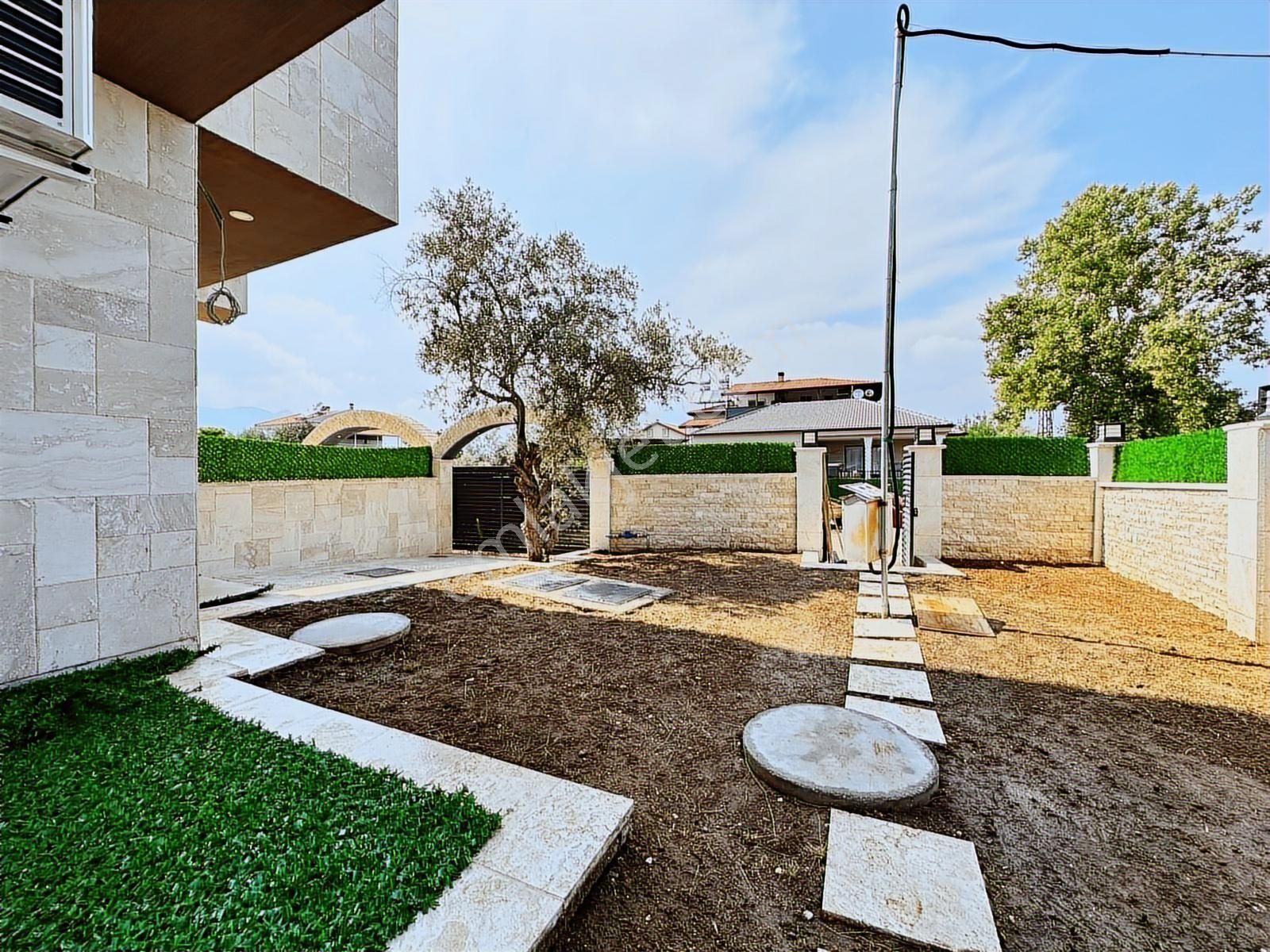 Antalya'da 450 M2 7+1 Havuz 4 Katlı Asansör Ultra Lüks İskanlı - Görsel 18