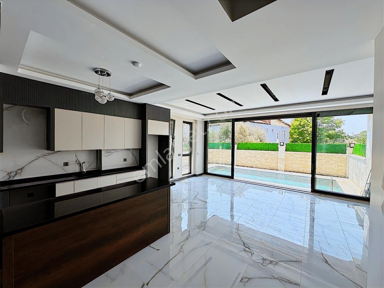 Antalya'da 450 M2 7+1 Havuz 4 Katlı Asansör Ultra Lüks İskanlı - Görsel 5