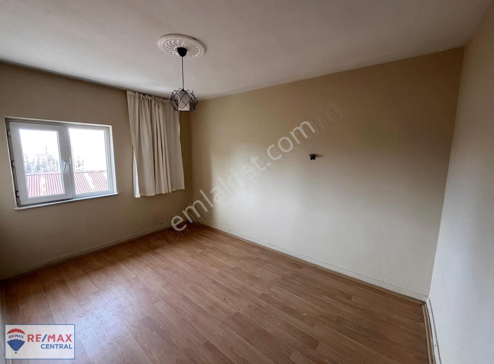 Re/max Central'dan Ulaş Merkez'de Satılık 2+1 Daire - Görsel 5