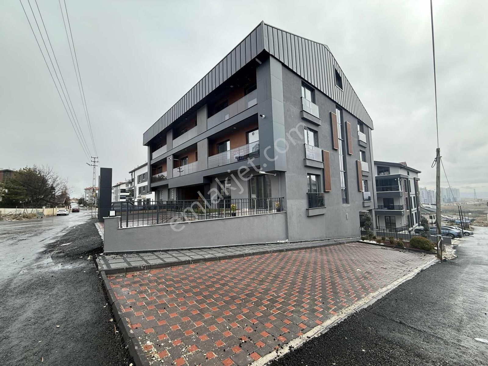 İncek Taşpınar Lüks 2+1 Çatı Dubleksi Jandarma Yakını - Görsel 9