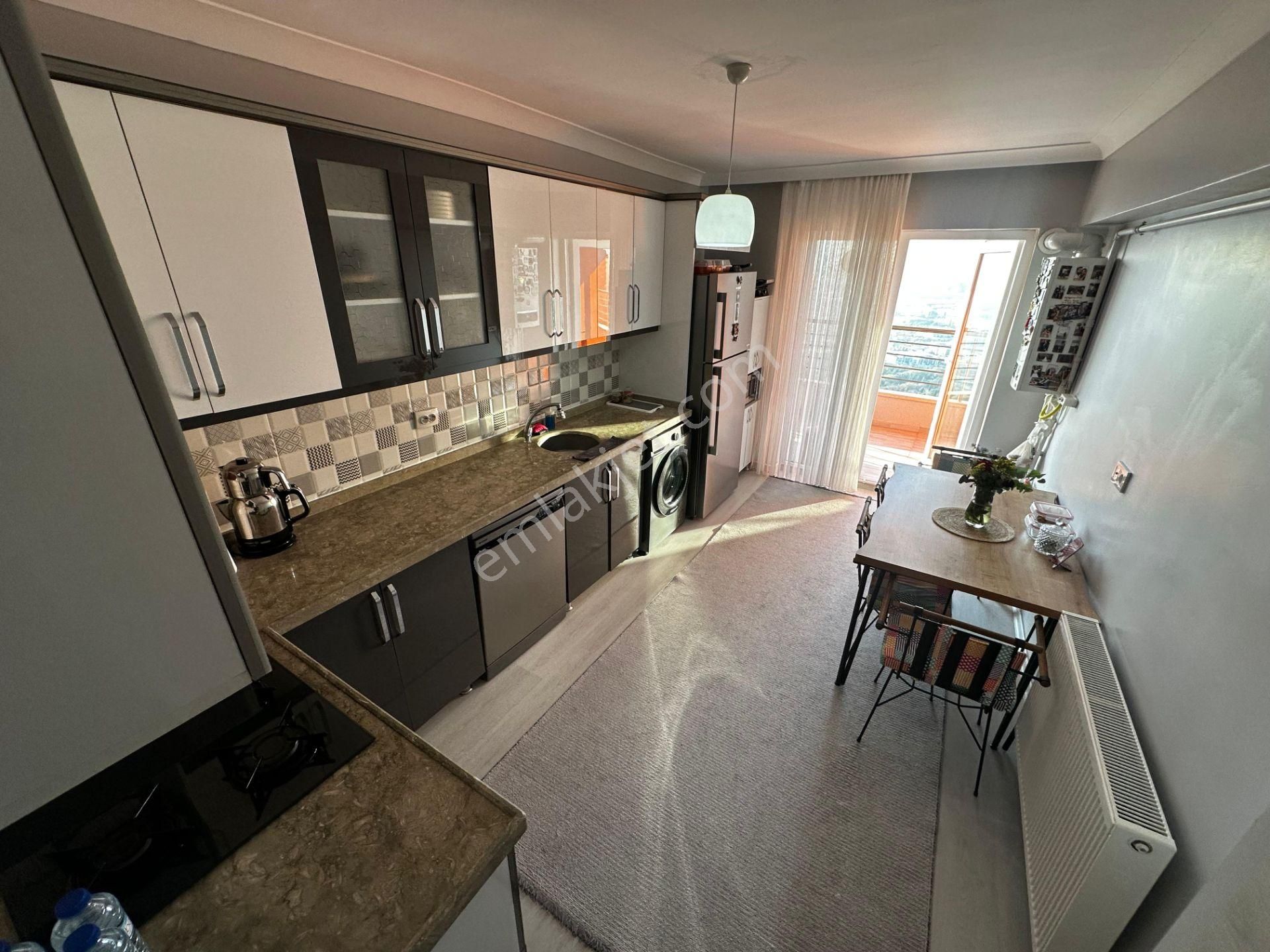 Kariyer'den Site İçinde Ultra Lux 2 Teras Balkonlu Full Manzaralı 3+1 Daire - Görsel 10