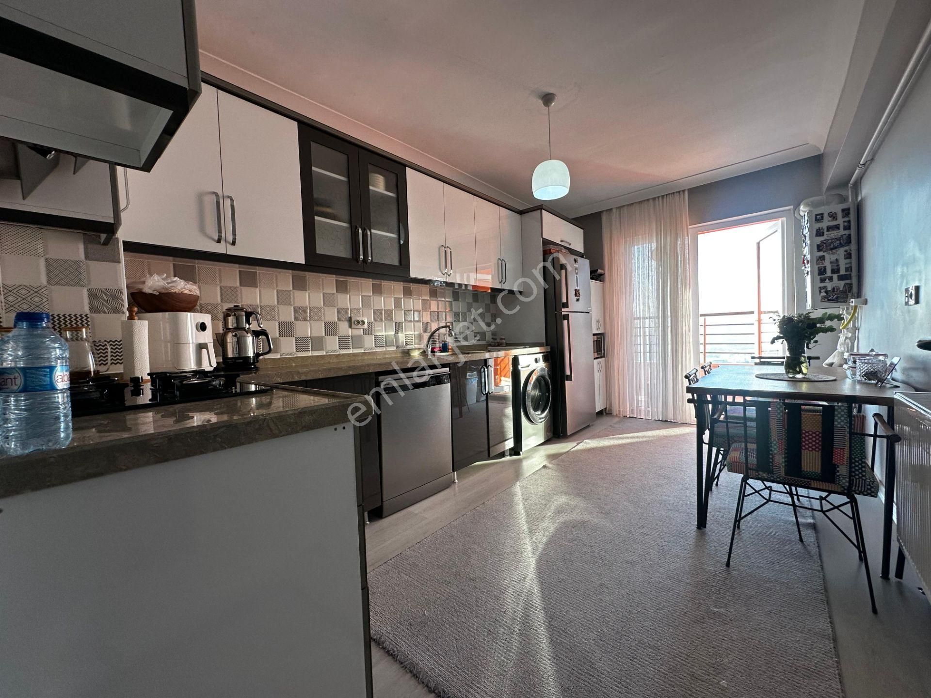 Kariyer'den Site İçinde Ultra Lux 2 Teras Balkonlu Full Manzaralı 3+1 Daire - Görsel 13