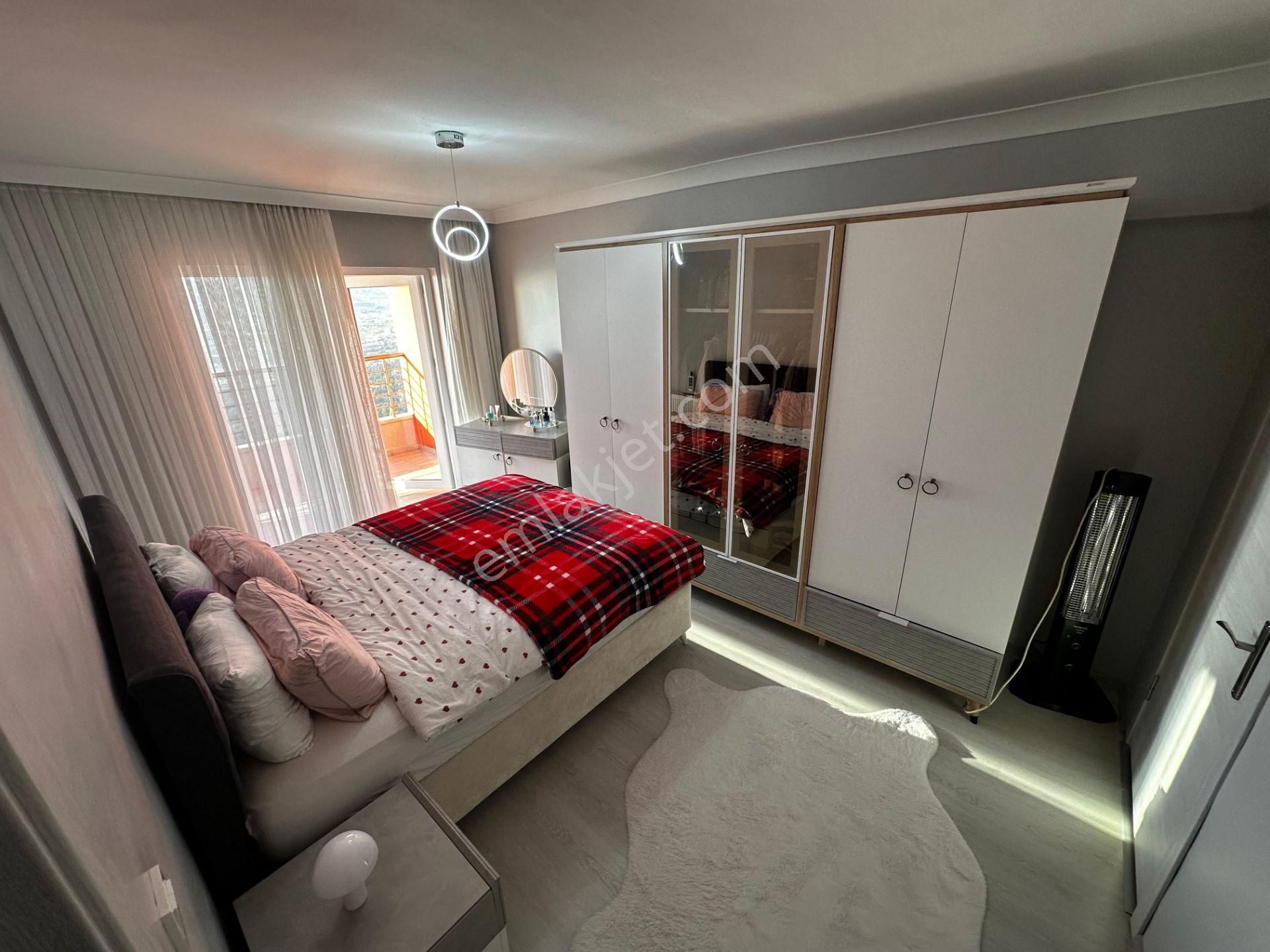 Kariyer'den Site İçinde Ultra Lux 2 Teras Balkonlu Full Manzaralı 3+1 Daire - Görsel 26