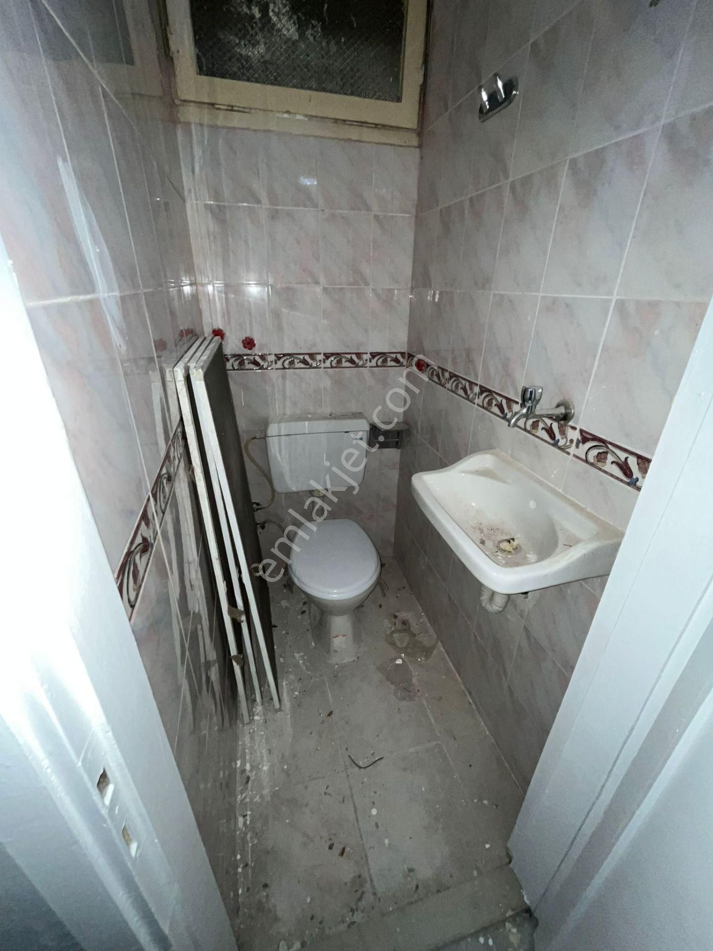 Asil'den Üçkuyularda Cadde Yanı 2+1 Otoparklı Temiz Daire - Görsel 19