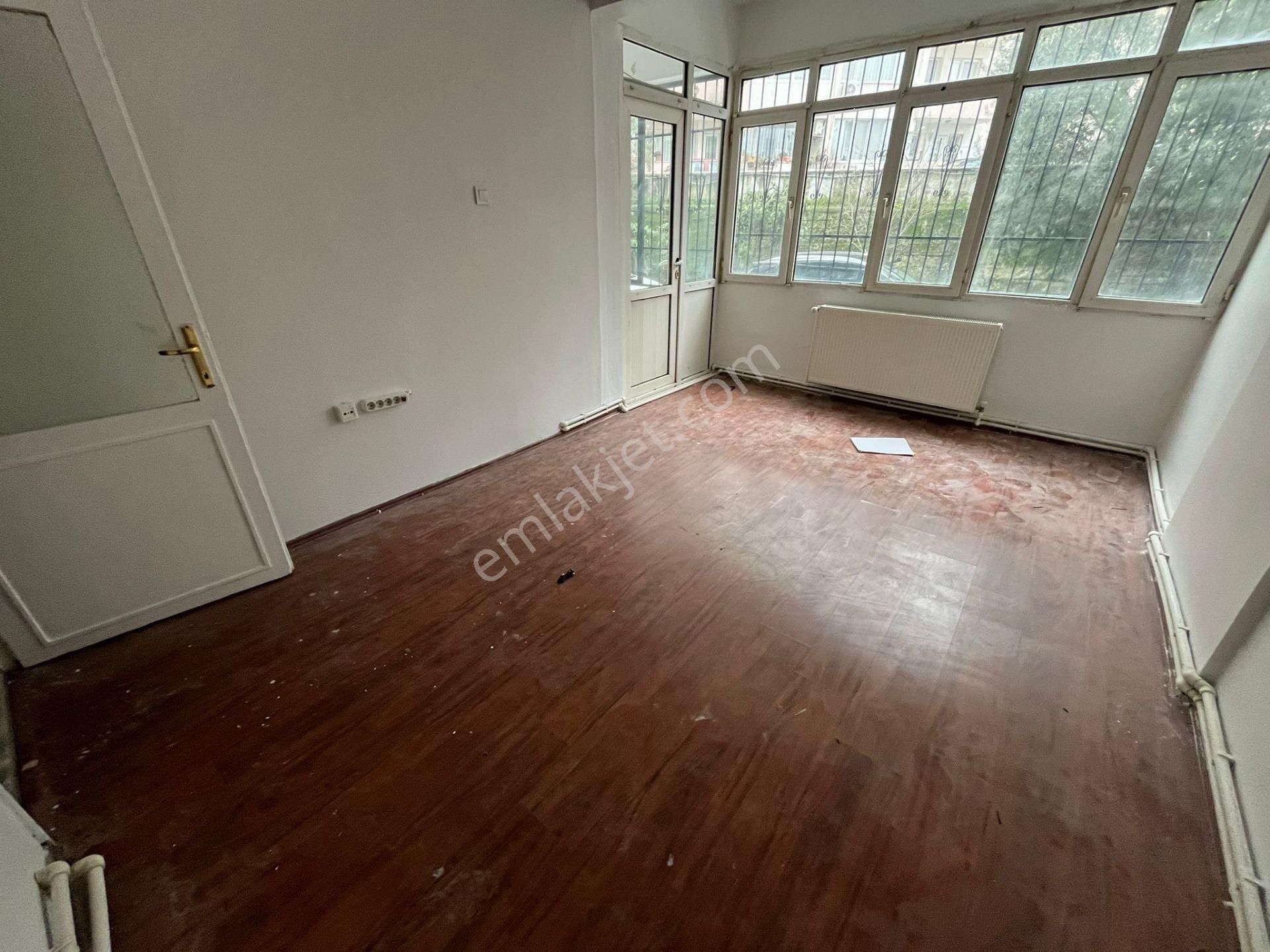 Asil'den Üçkuyularda Cadde Yanı 2+1 Otoparklı Temiz Daire - Görsel 14