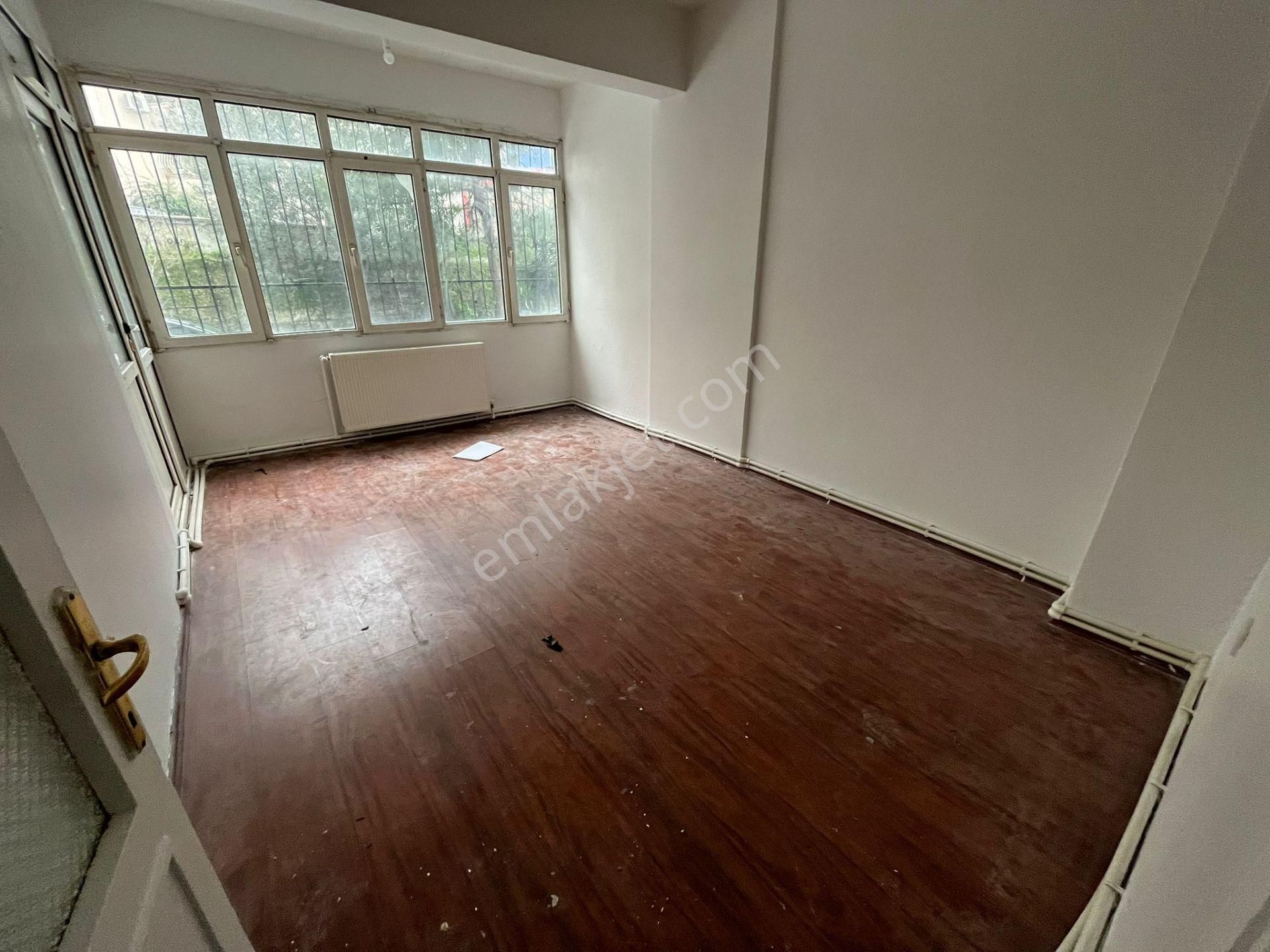 Asil'den Üçkuyularda Cadde Yanı 2+1 Otoparklı Temiz Daire - Görsel 15