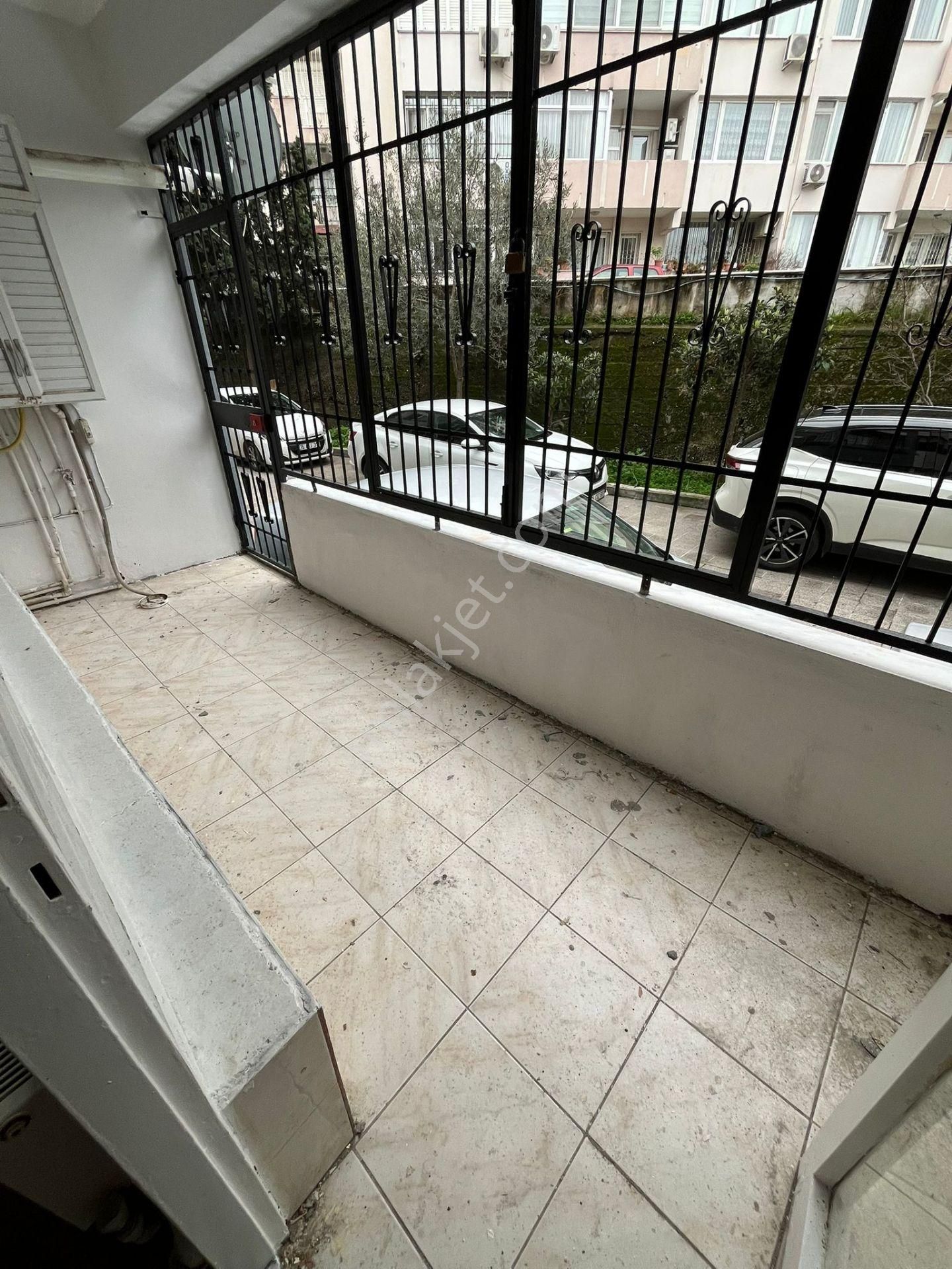 Asil'den Üçkuyularda Cadde Yanı 2+1 Otoparklı Temiz Daire - Görsel 5