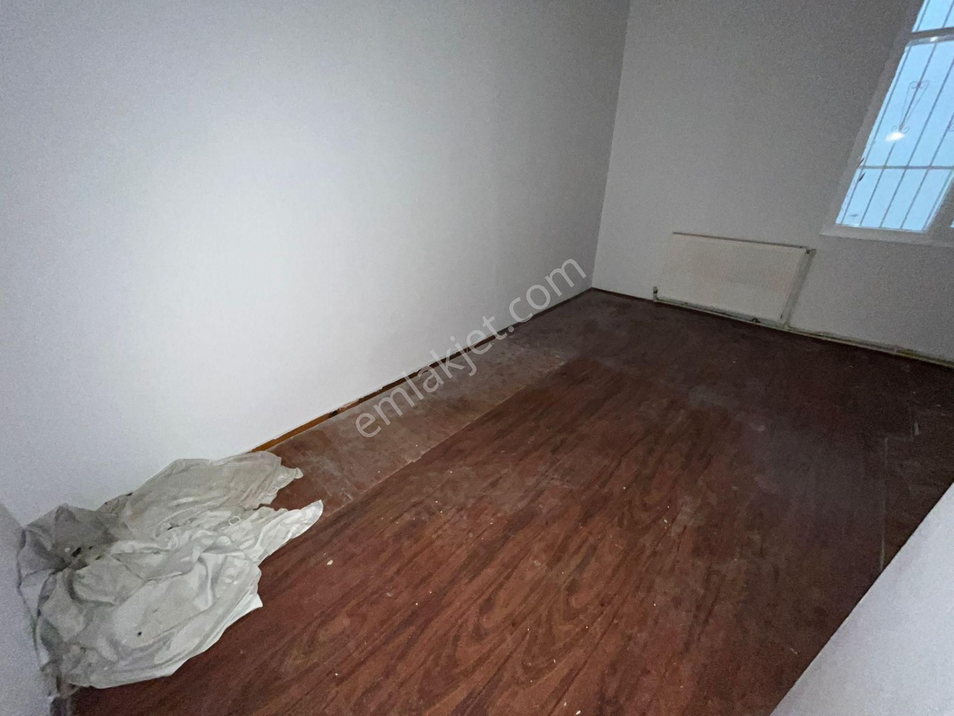 Asil'den Üçkuyularda Cadde Yanı 2+1 Otoparklı Temiz Daire - Görsel 18