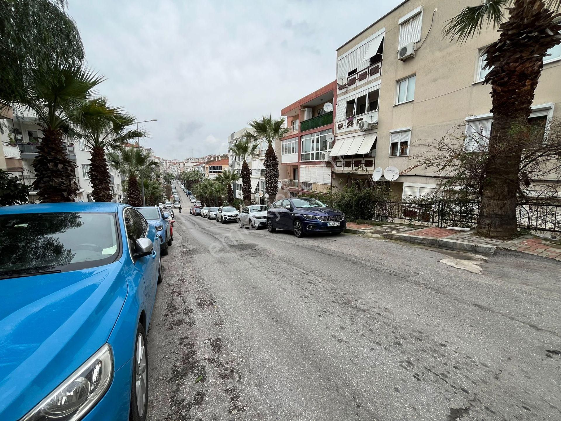 Asil'den Üçkuyularda Cadde Yanı 2+1 Otoparklı Temiz Daire - Görsel 24