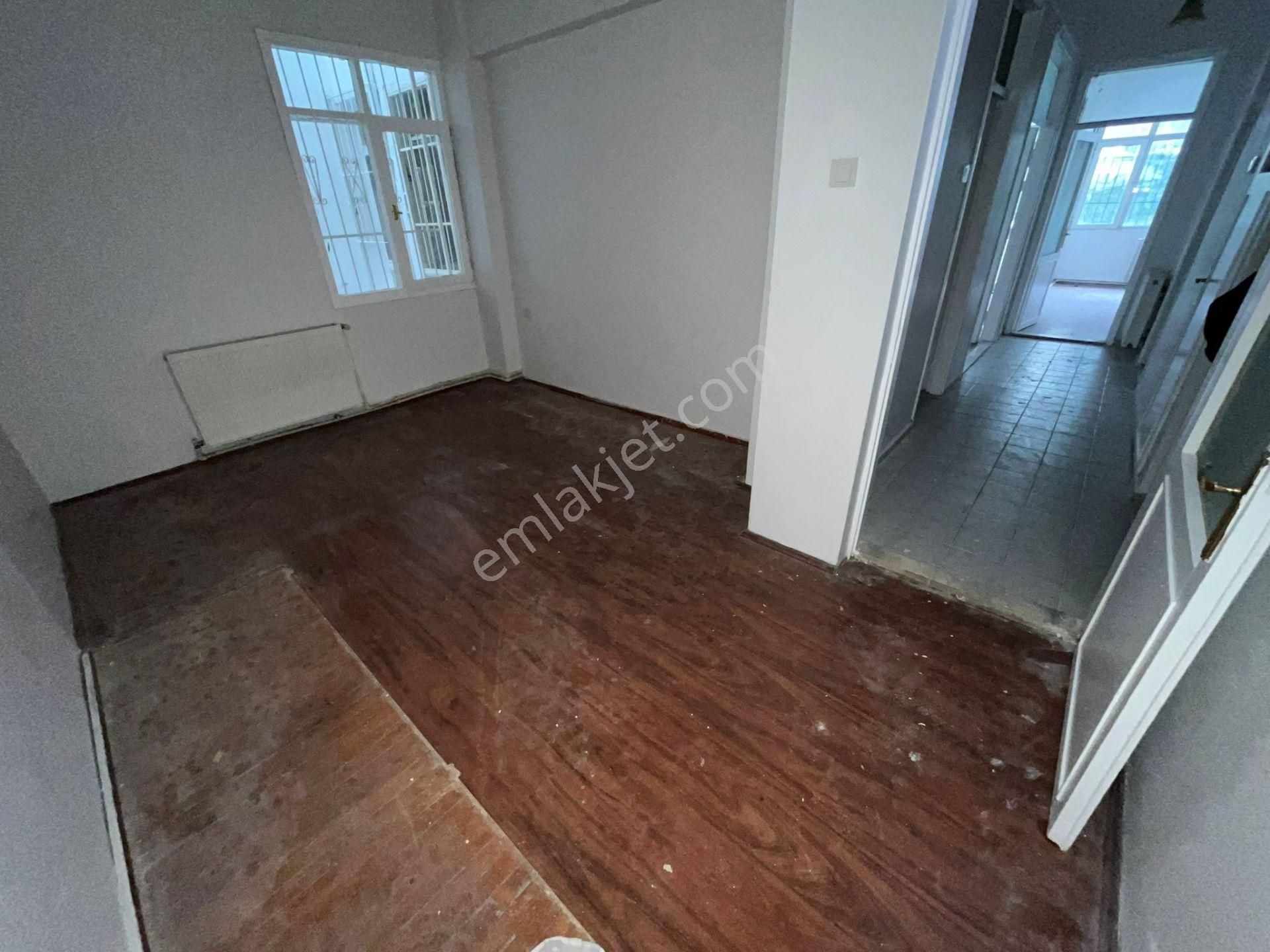 Asil'den Üçkuyularda Cadde Yanı 2+1 Otoparklı Temiz Daire - Görsel 17