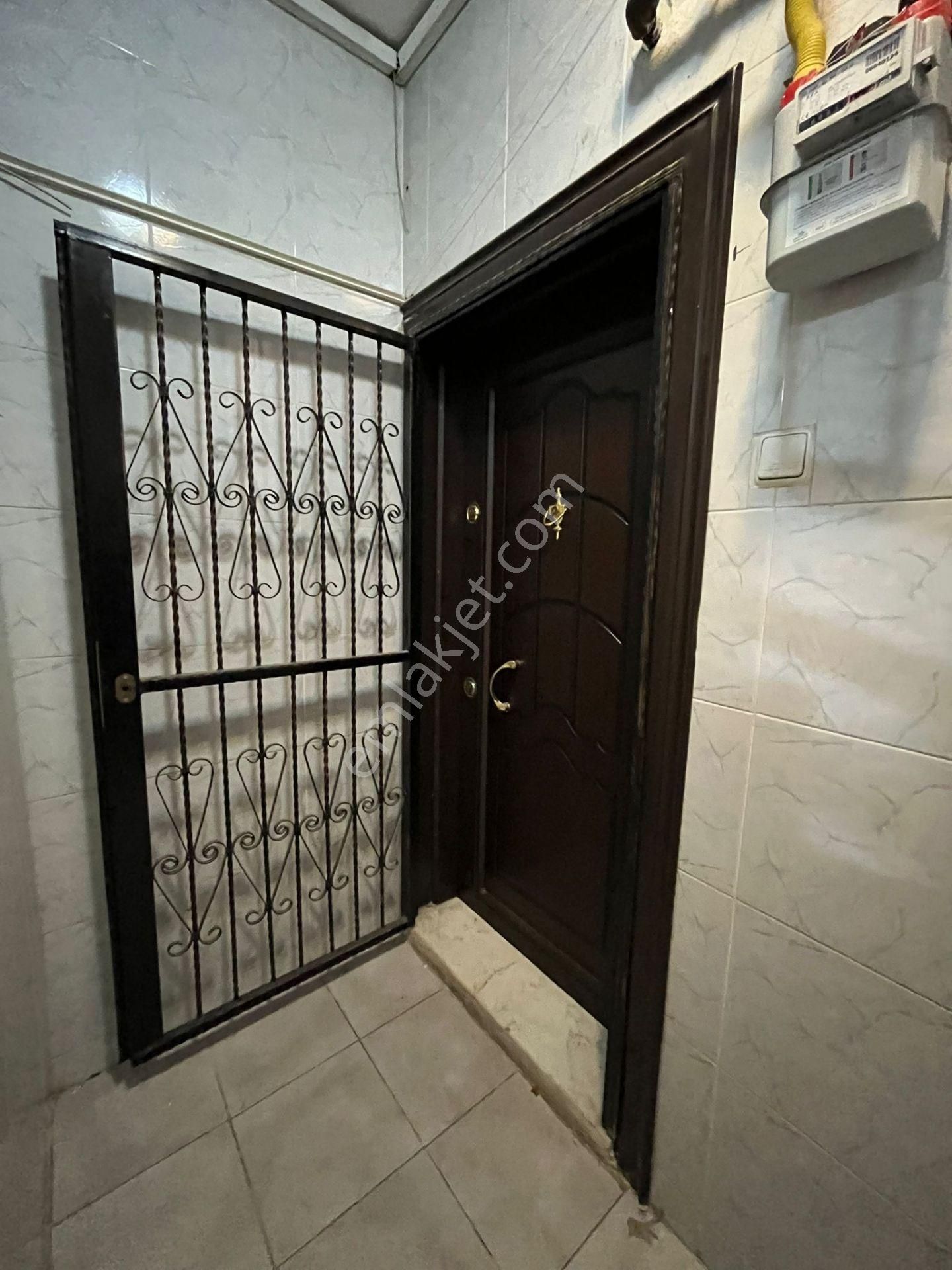 Asil'den Üçkuyularda Cadde Yanı 2+1 Otoparklı Temiz Daire - Görsel 21