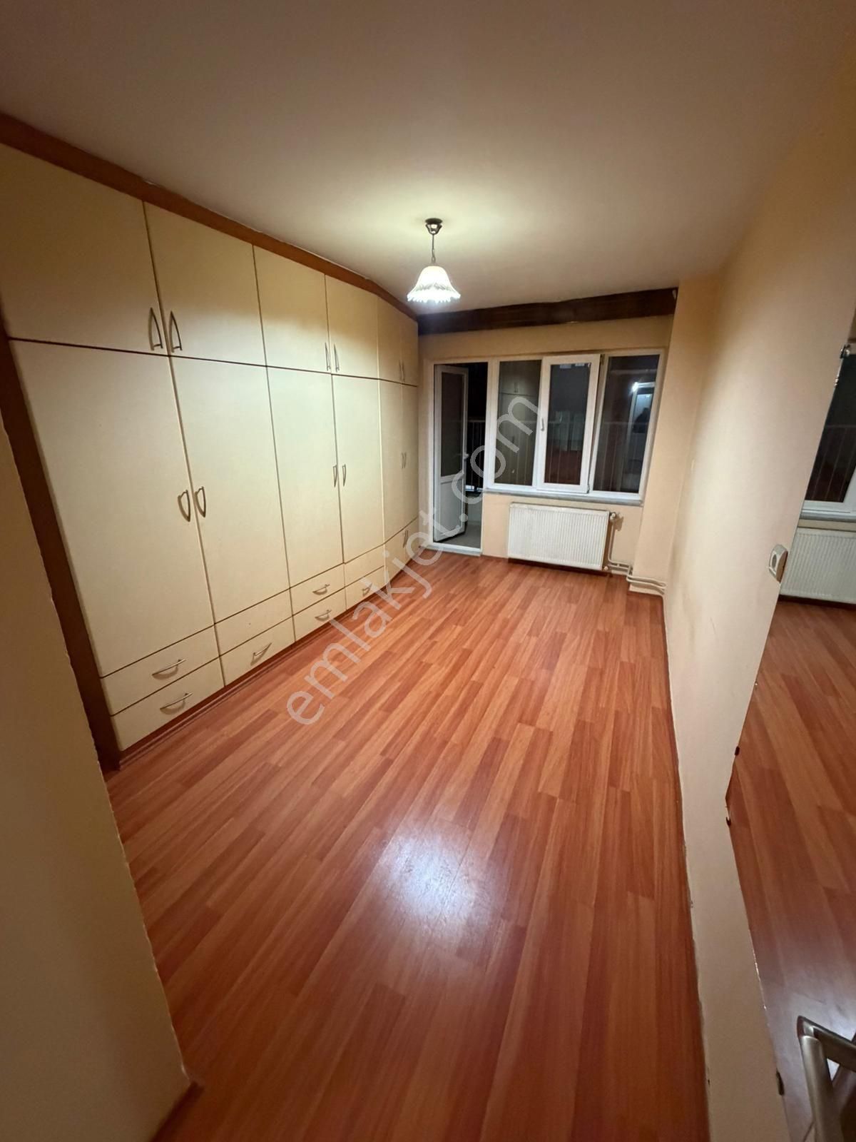 Saltak Caddesinde Ara Kat Masrafsız Daıre - Görsel 3