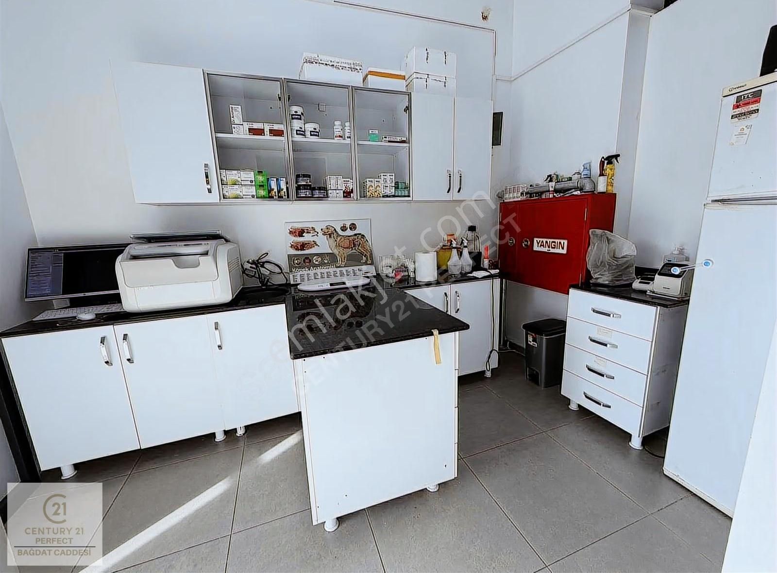 Bostancı'da Kiralık Ön Kullanımlı Dükkan Cadde Üstü Özel Konumda - Görsel 23