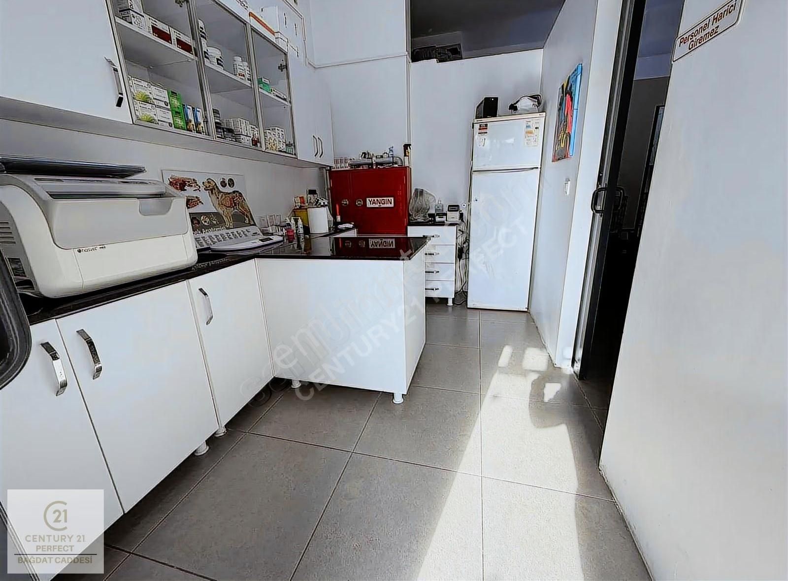 Bostancı'da Kiralık Ön Kullanımlı Dükkan Cadde Üstü Özel Konumda - Görsel 6