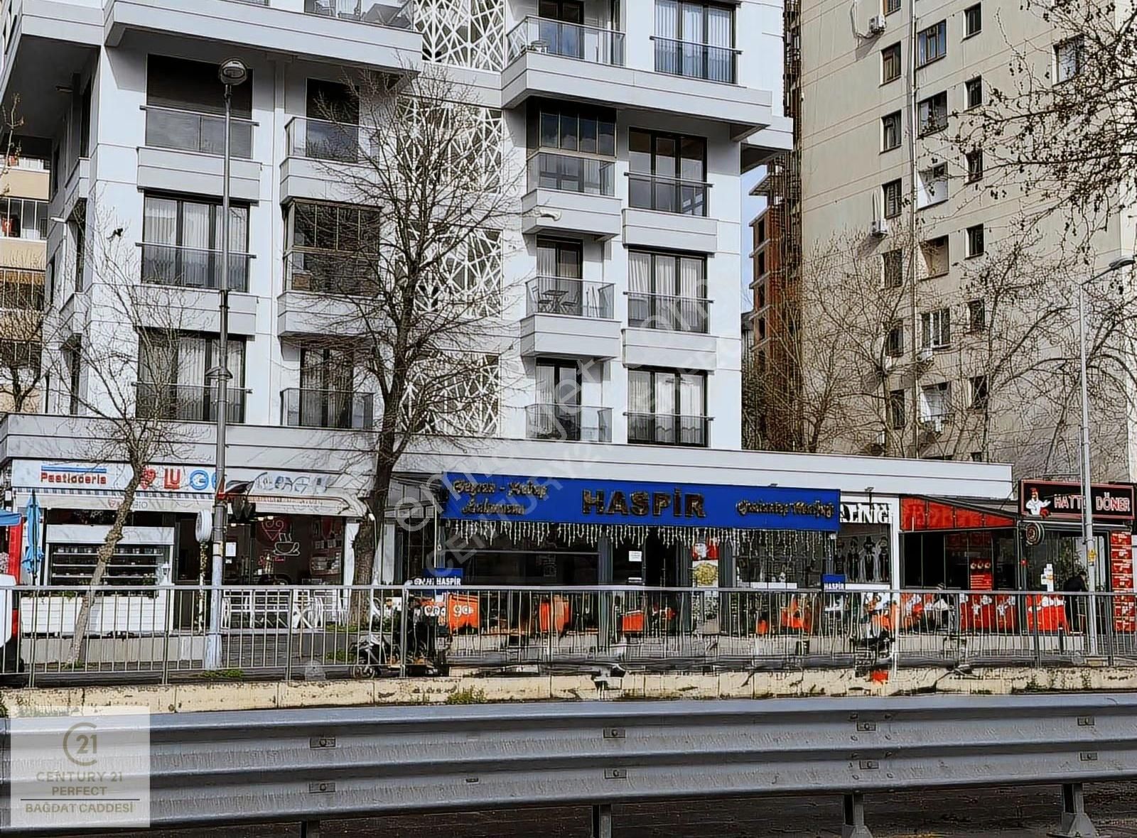 Bostancı'da Kiralık Ön Kullanımlı Dükkan Cadde Üstü Özel Konumda - Görsel 13