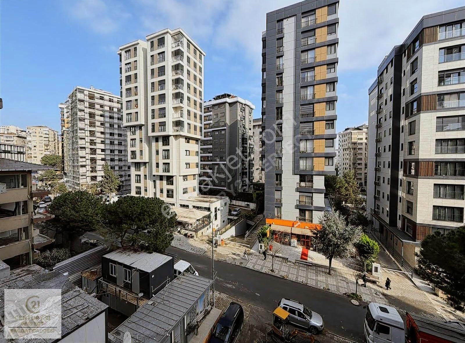 Suadiye Ayşe Çavuş Caddesi'nde 2+1 Kiralık Daire Yeni Bina - Görsel 32