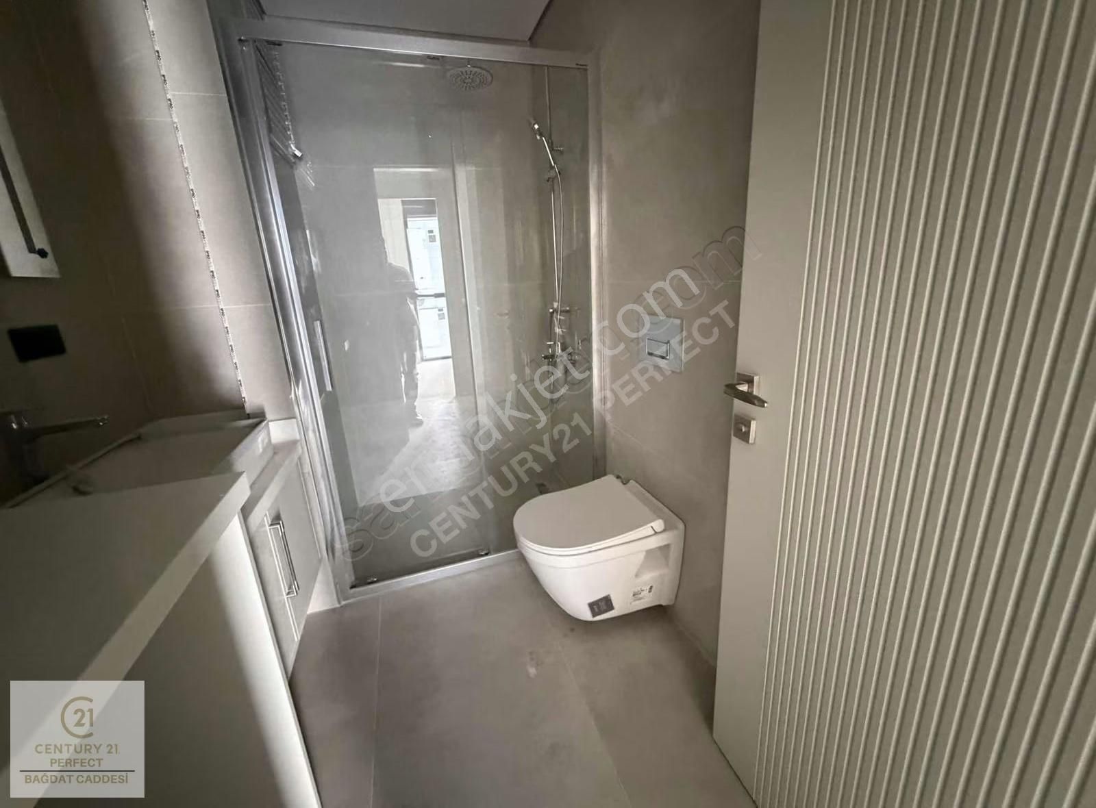 Suadiye Ayşe Çavuş Caddesi'nde 2+1 Kiralık Daire Yeni Bina