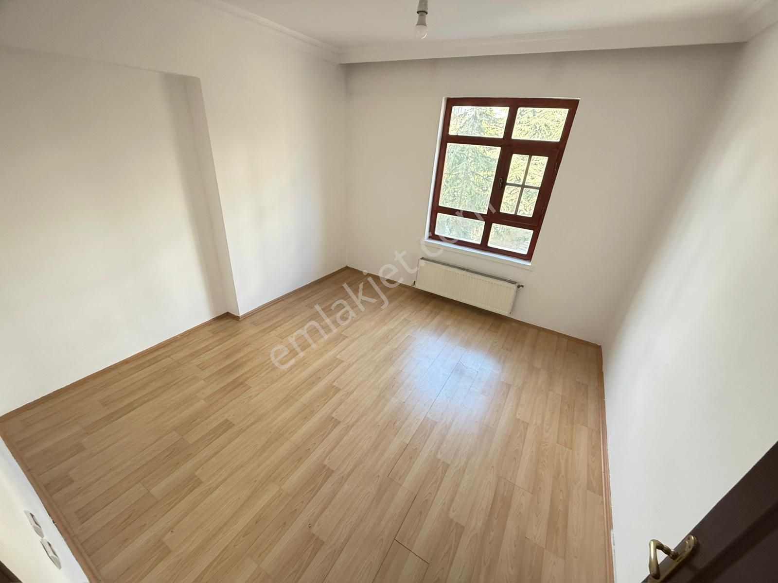 İncirli Barışyolu Caddesi'nde Ara Katta Geniş Çift Balkon 3+1 Daire - Görsel 12