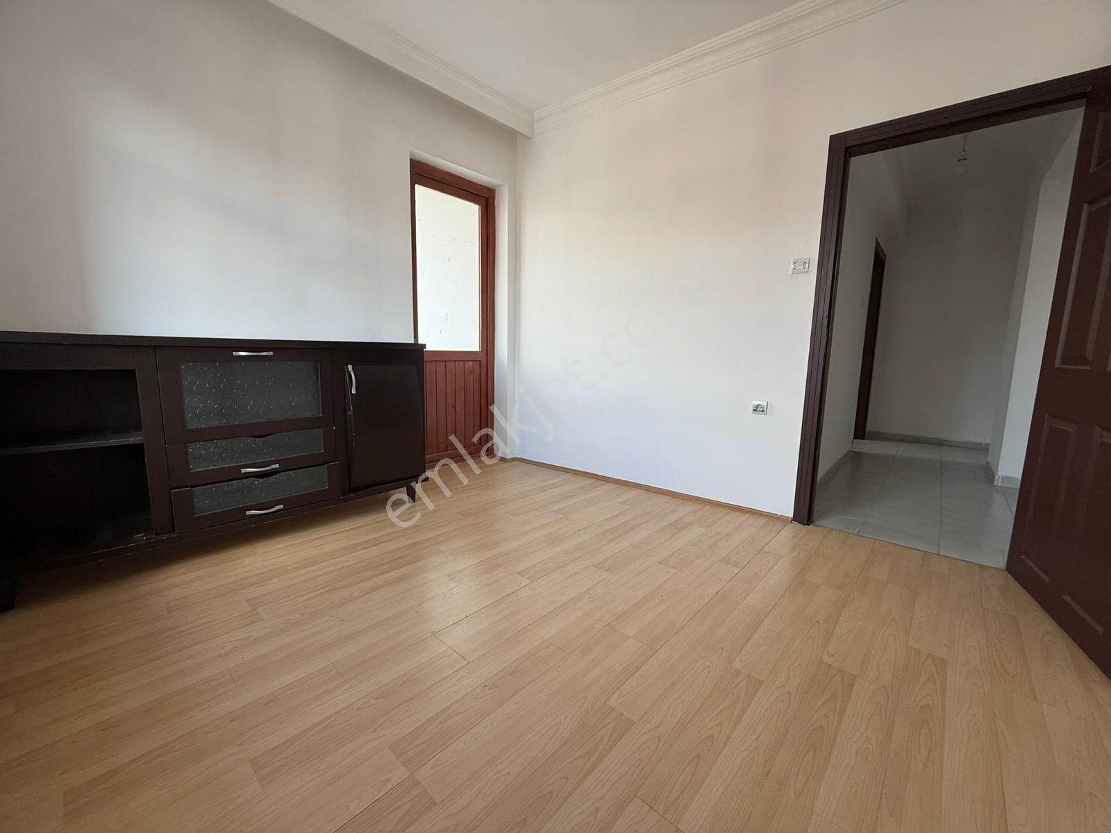 İncirli Barışyolu Caddesi'nde Ara Katta Geniş Çift Balkon 3+1 Daire - Görsel 13