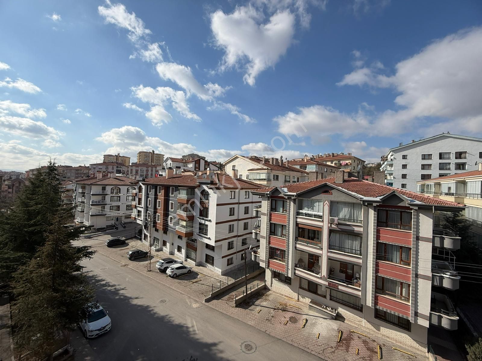 İncirli Barışyolu Caddesi'nde Ara Katta Geniş Çift Balkon 3+1 Daire - Görsel 15