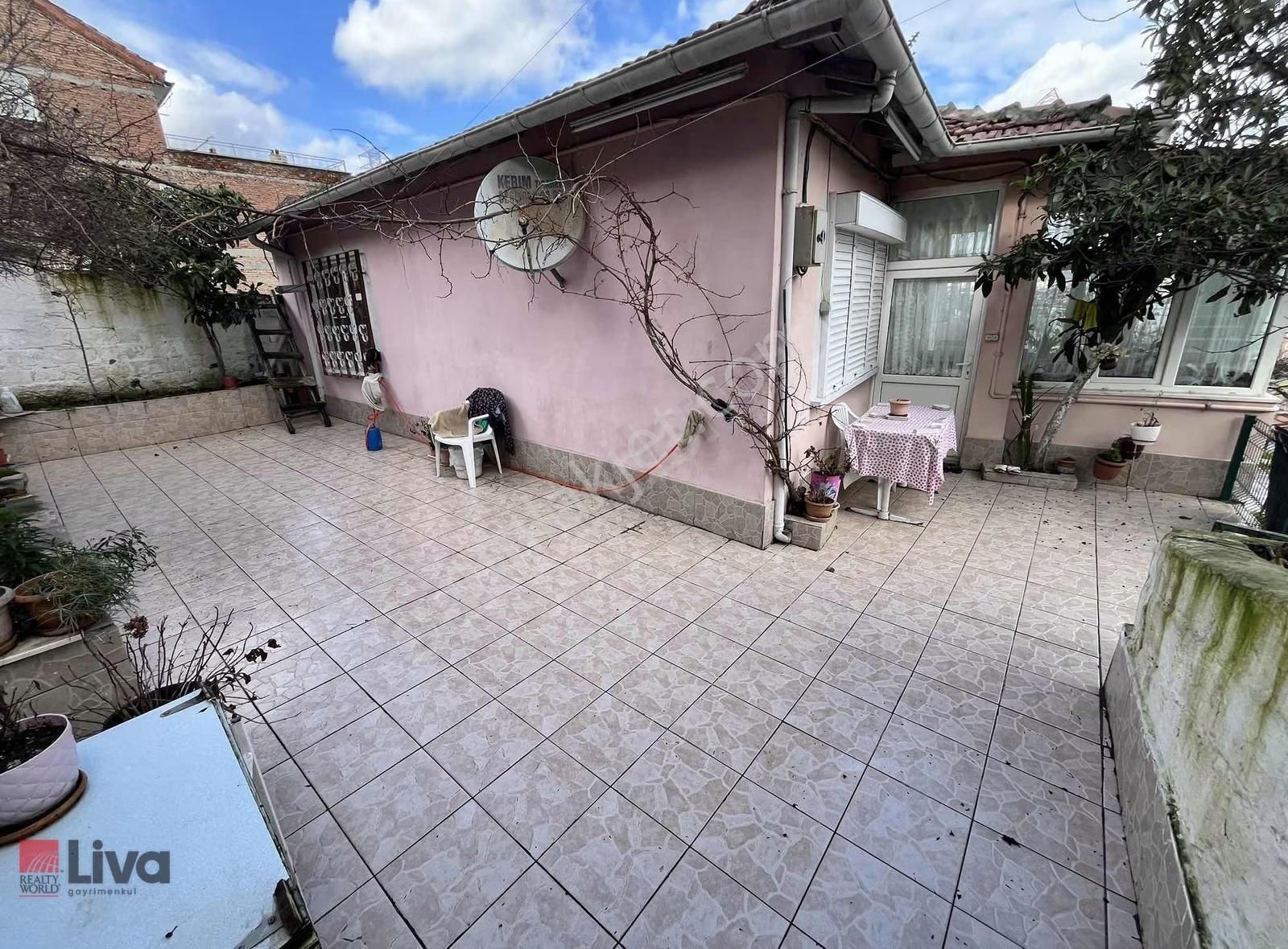 Rw Liva'dan Sütlüce Mah. Satılık 3 Kat İmarlı Müstakil Ev - Görsel 23