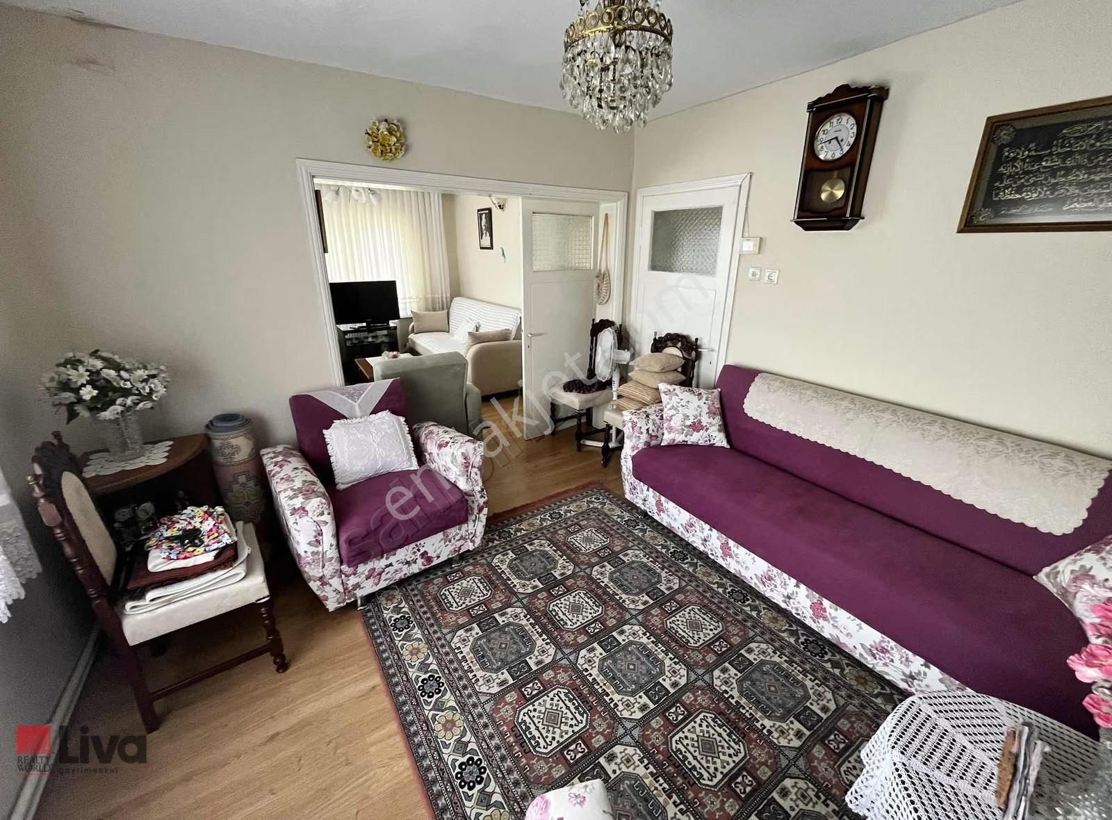 Rw Liva'dan Sütlüce Mah. Satılık 3 Kat İmarlı Müstakil Ev - Görsel 21